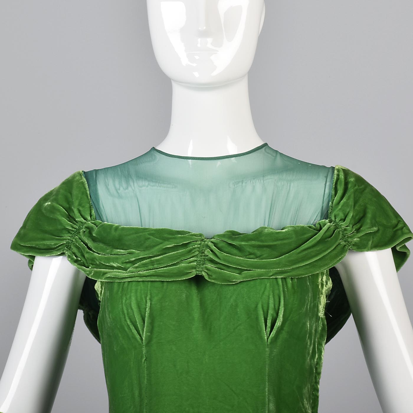 1940s Emerald Green Velvet Dress