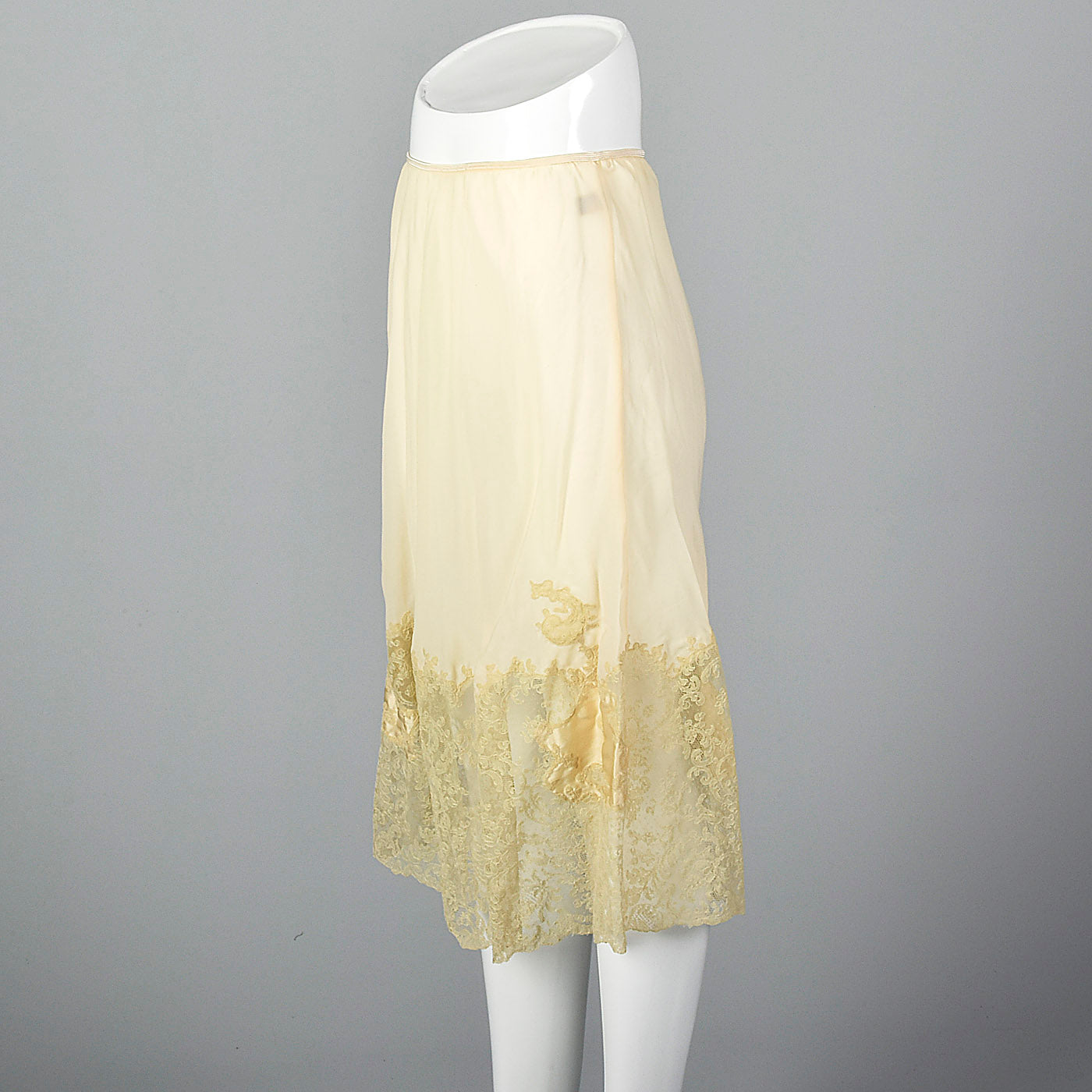 1960s Marshall Fields 28 Shop Cream Slip with Detailed Lace Trim