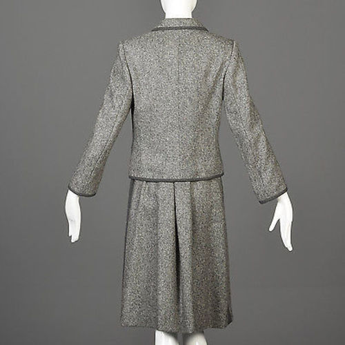 1990s  Louis Feraud Gray Tweed Skirt Suit