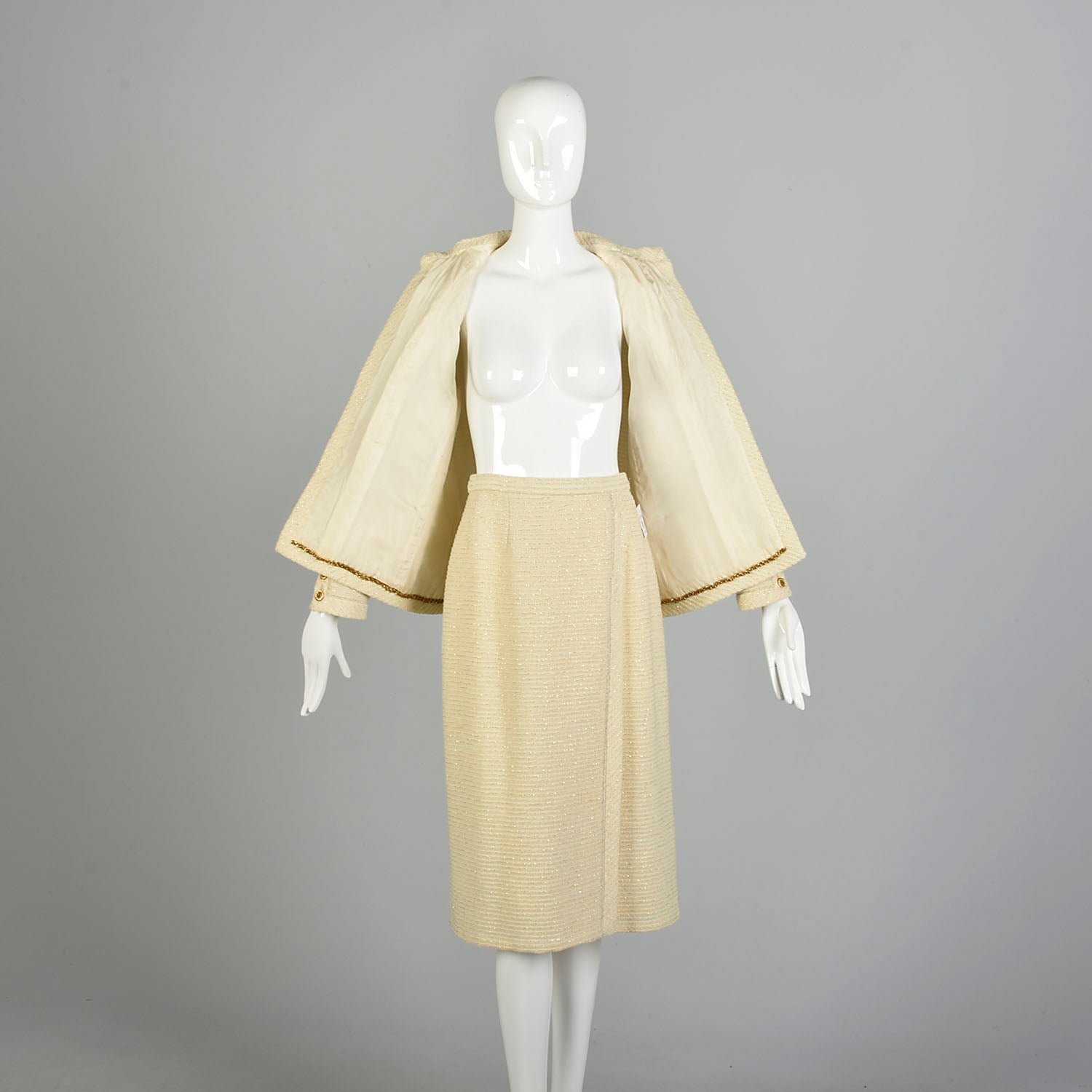 Chanel Boutique Cream & Metallic Gold Tweed Skirt Suit Clutch Jacket