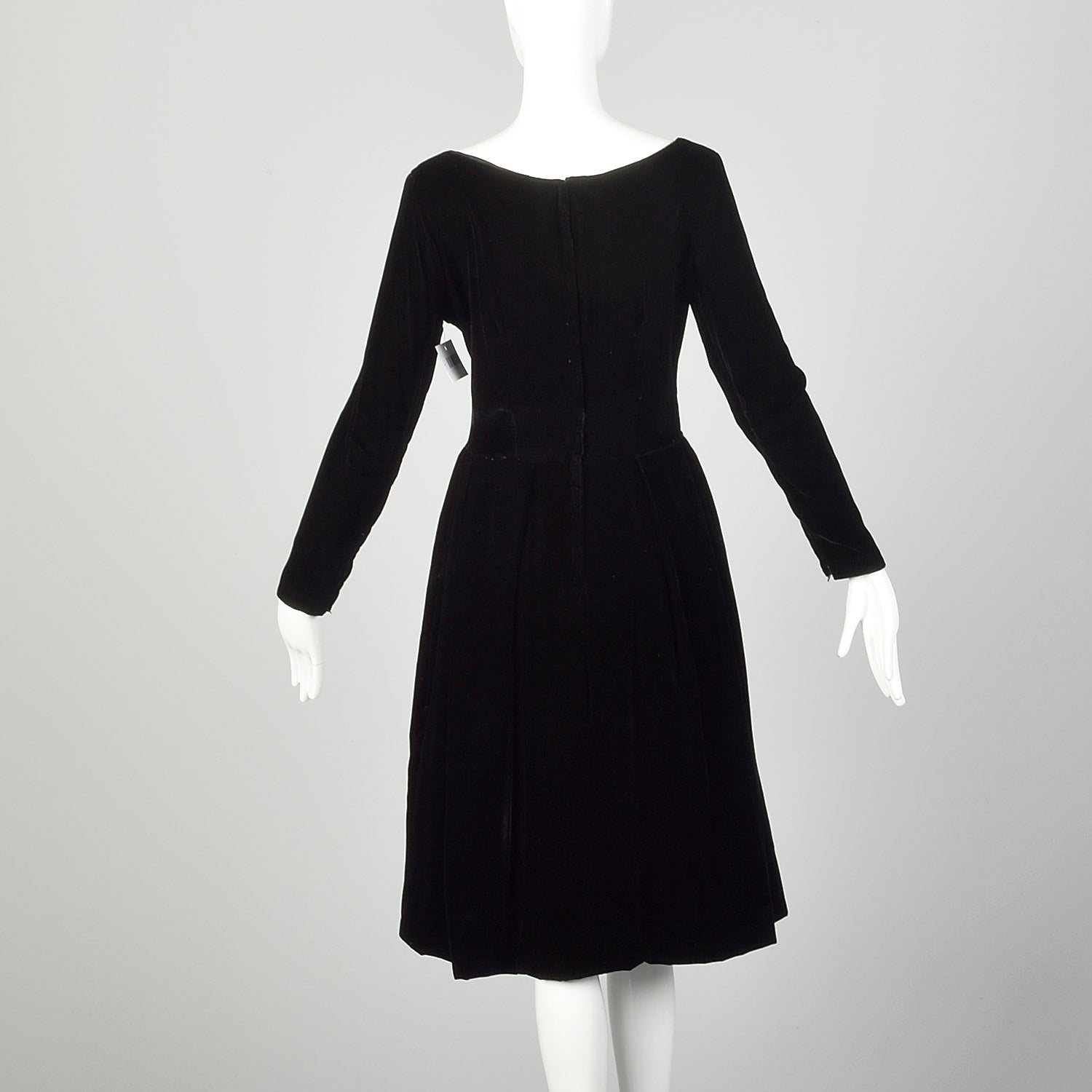 Small 1950s Black Velvet Cocktail Dress Winter Holiday Long Sleeve Timeless LBD