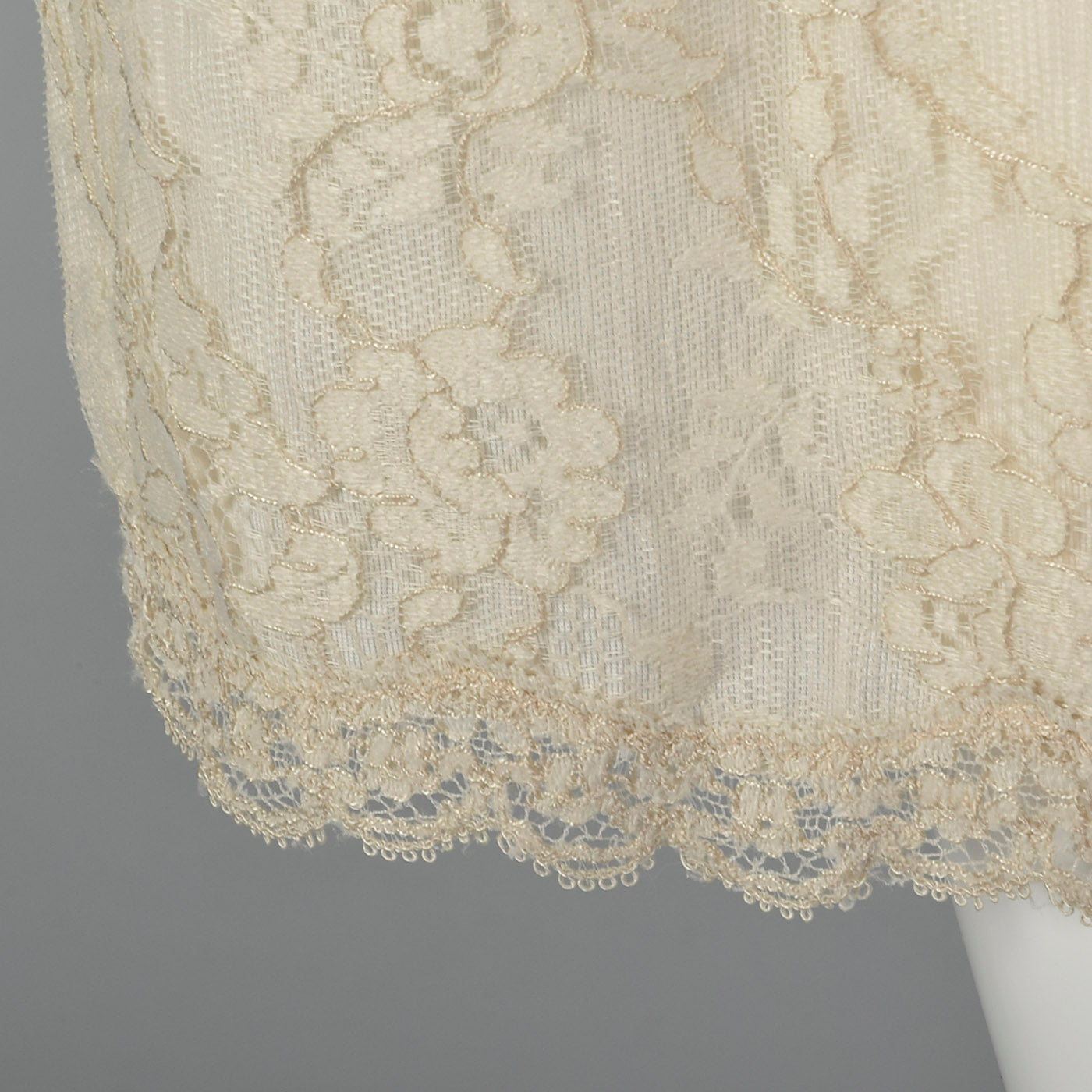 1950s Van Raalte Cream Lace Slip