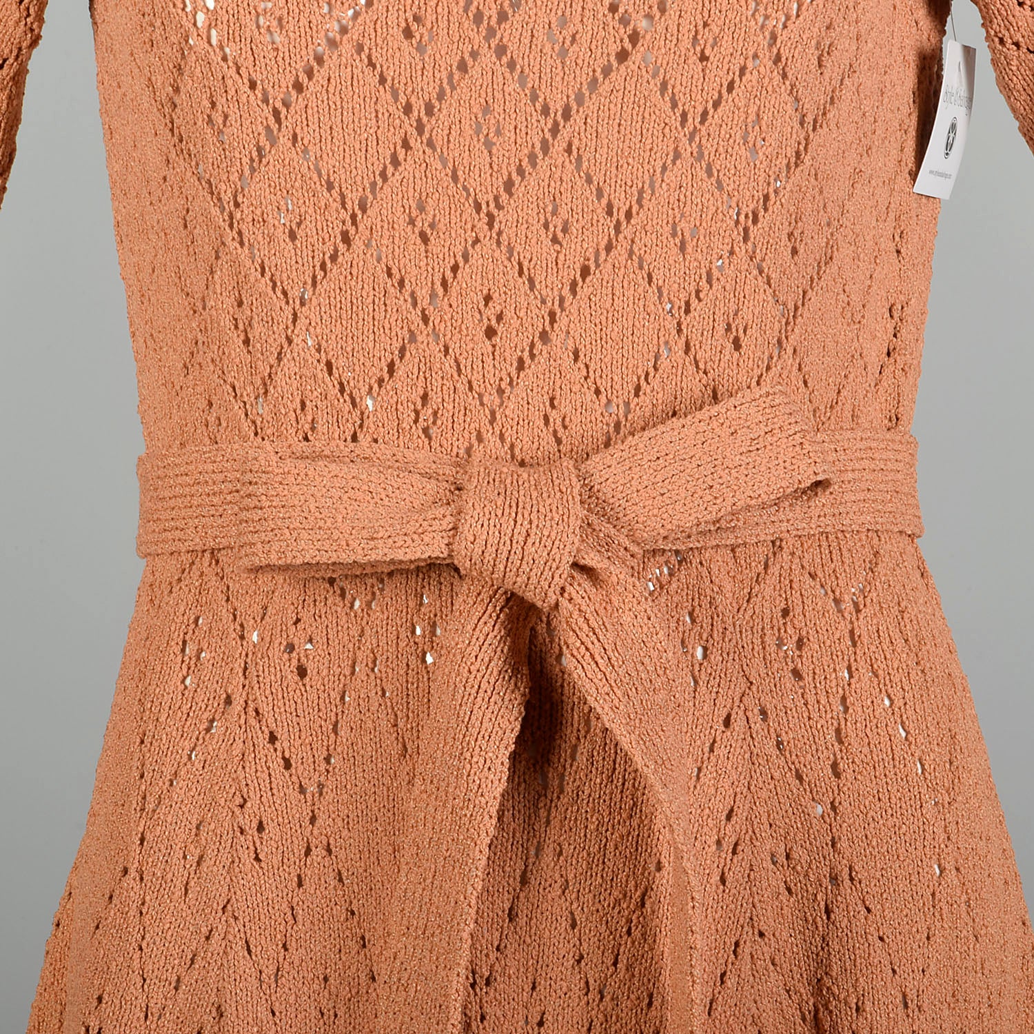 Medium 1970s Long Sleeve Peach  Knit Dress Scalloped Hem Ruffled Collar Cuffs
