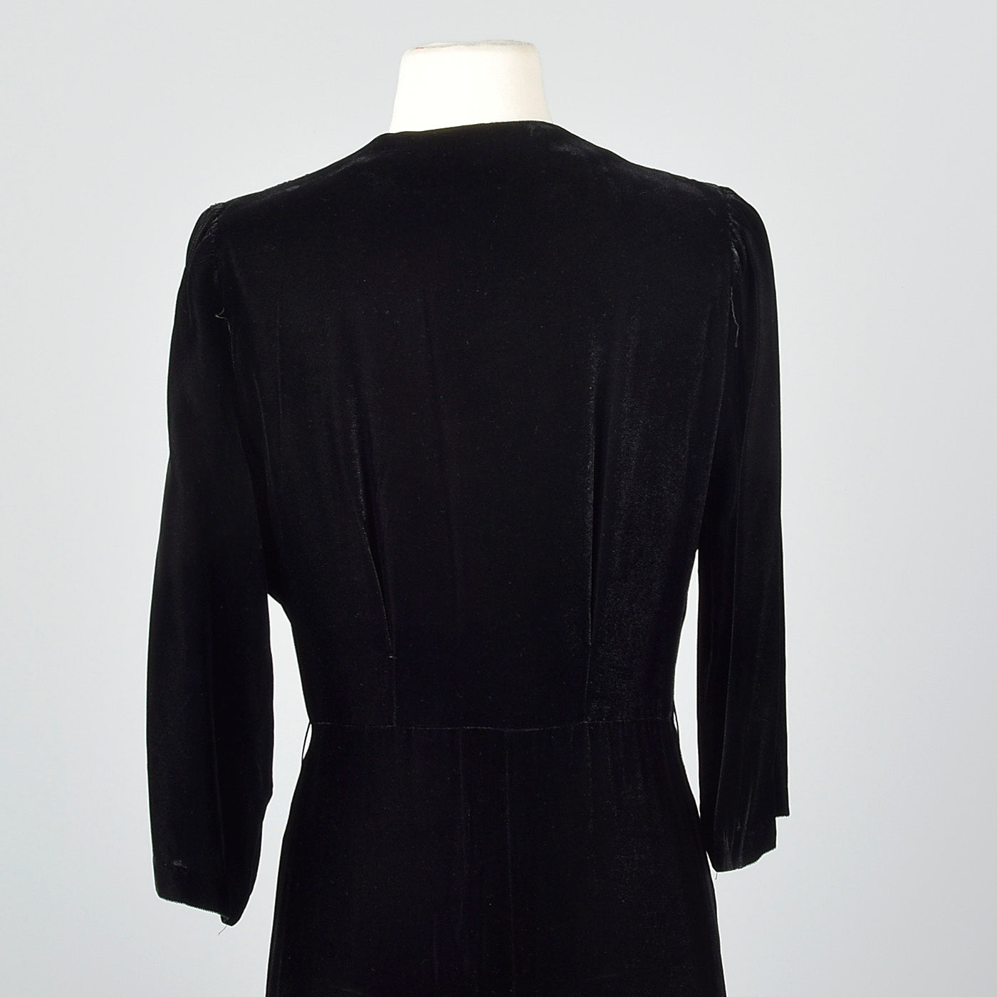 1930s Black Velvet Dressing Gown with Decorative Pocket