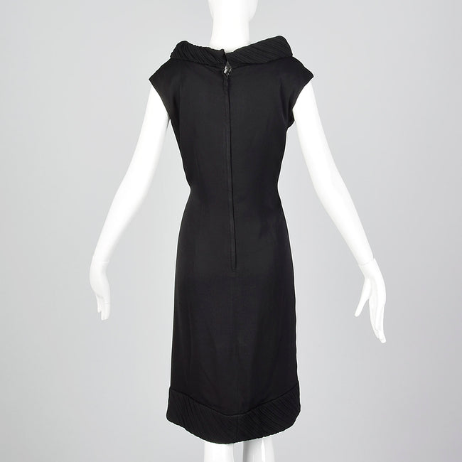1950s Classic Black Dress with Rolled Collar