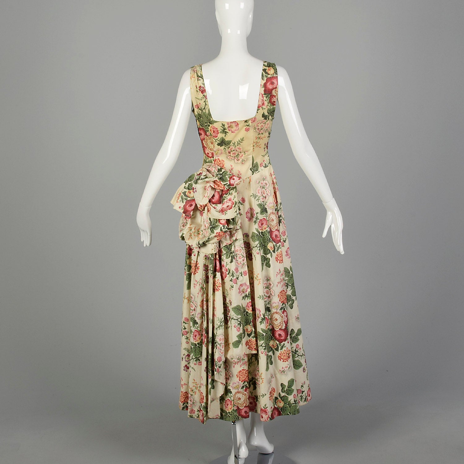 Medium 1940s Sleeveless Floral Spring Dress Ruched Bust