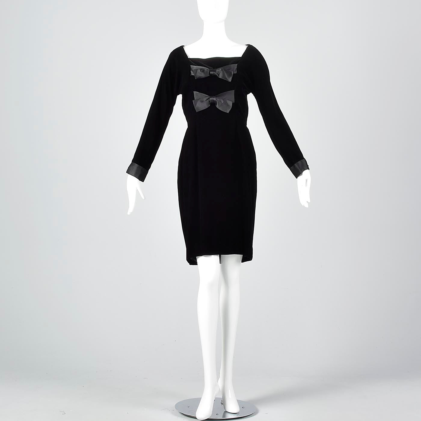 1980s Carolyne Roehm Black Velvet Dress