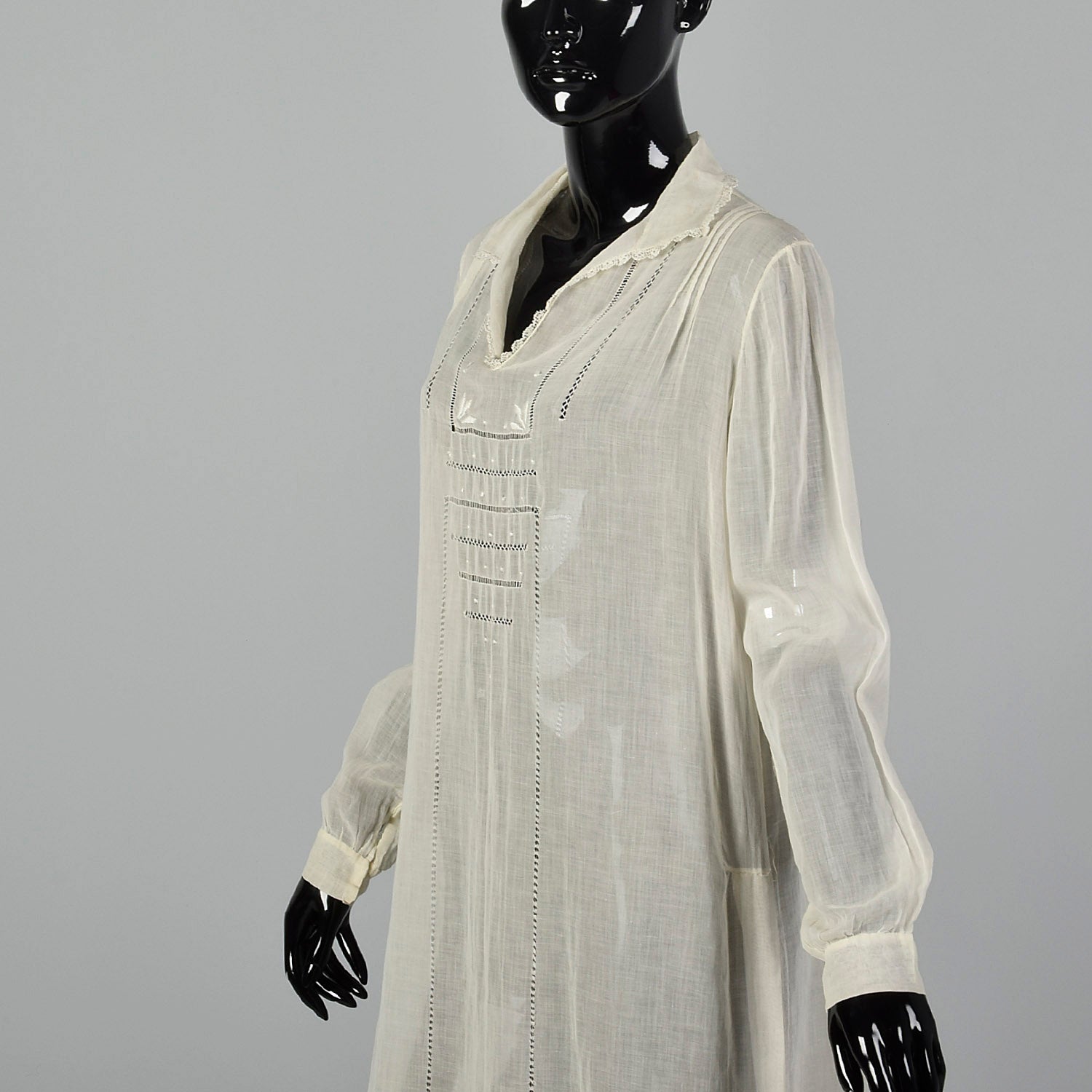 Small 1920s White Cotton Day Dress