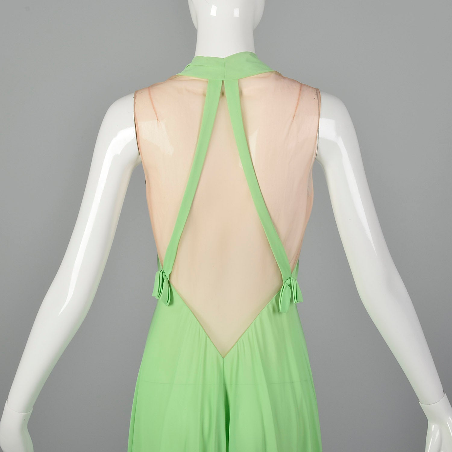 XS 1970s Illusion Neckline Negligee