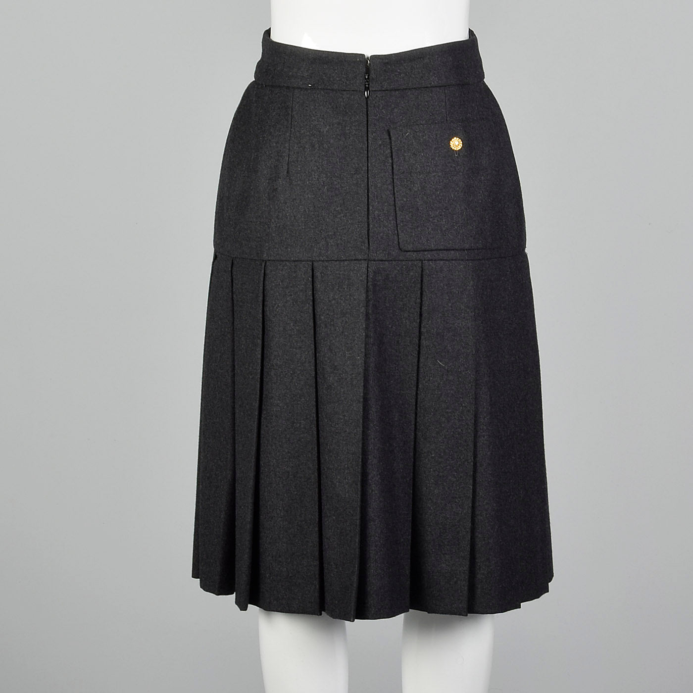 Small Chanel Boutique 1990s Gray Wool Pleated Skirt