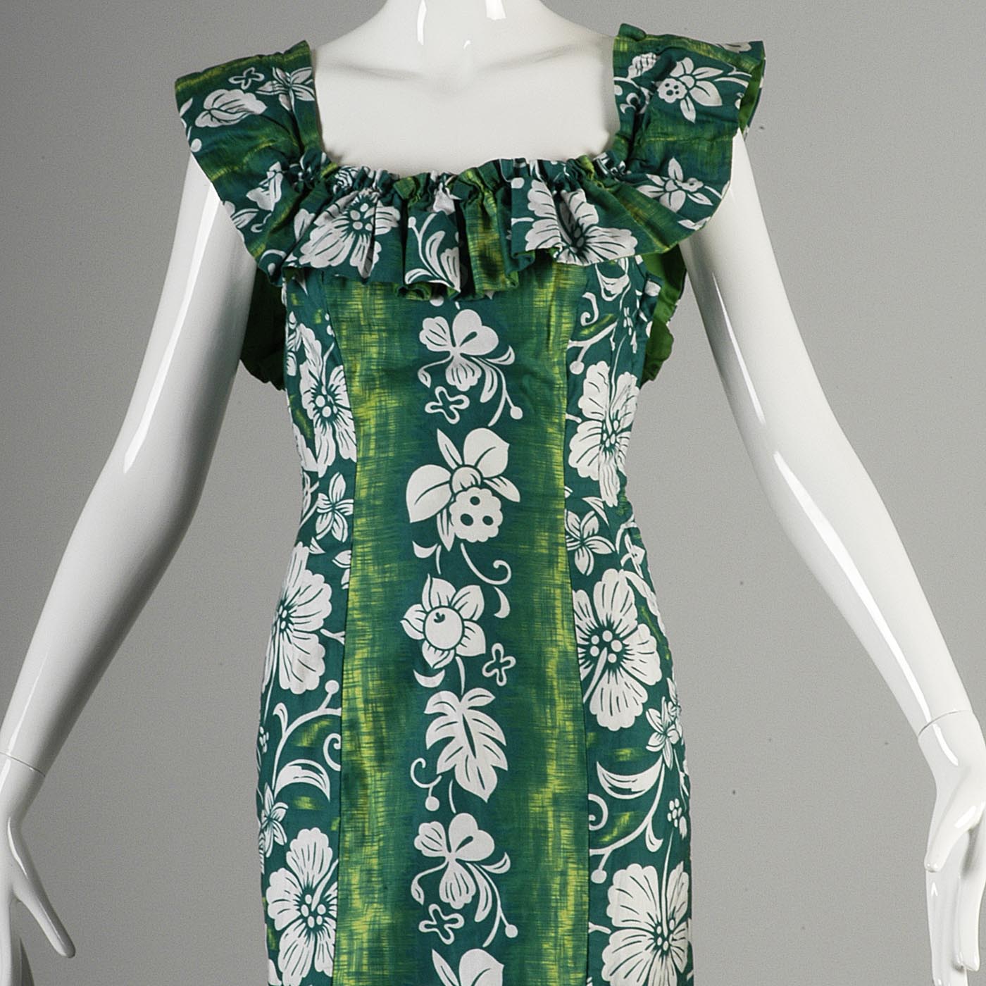 1950s Hawaiian Dress with Fishtail Hem