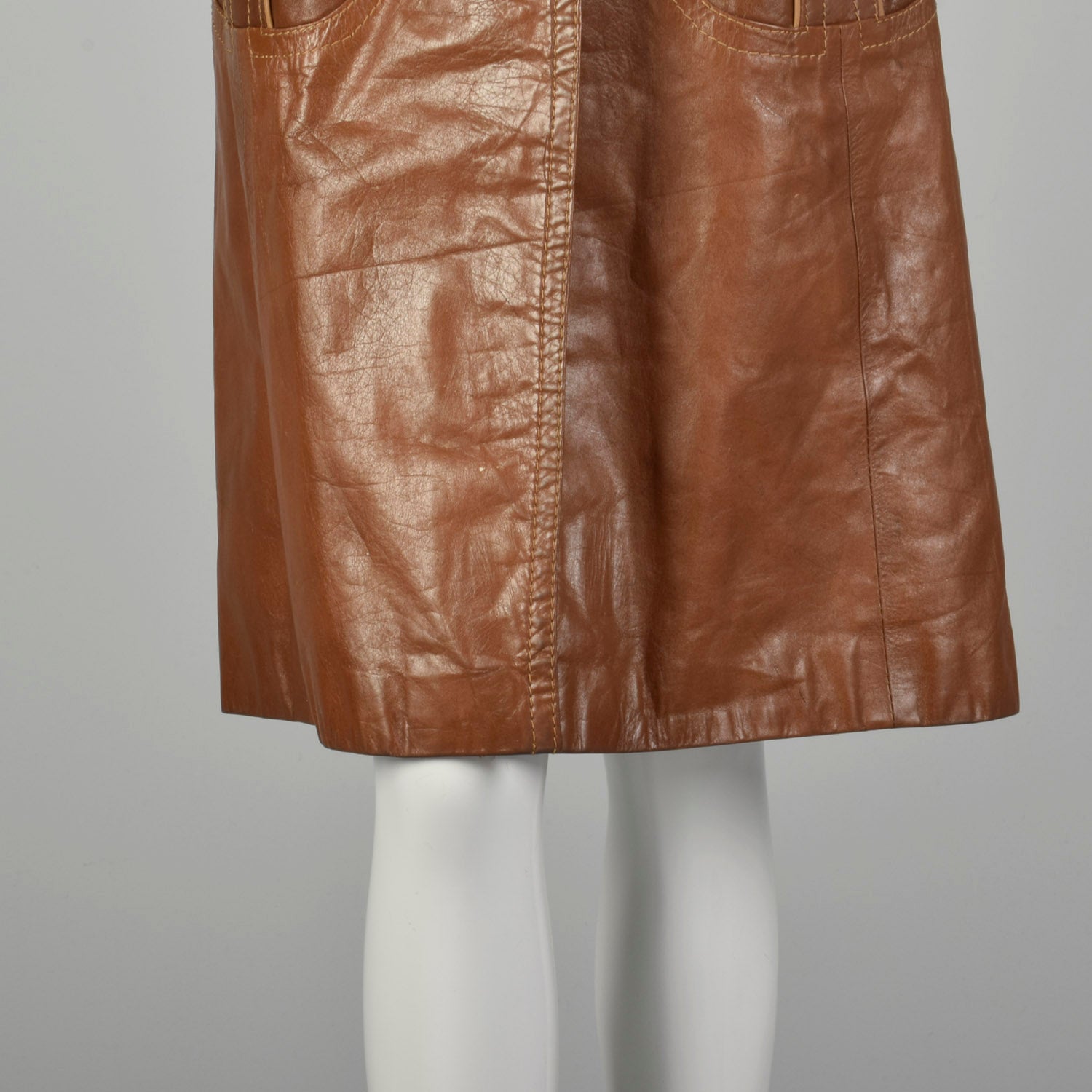 Large 1970s Brown Leather Trench Coat Wide Collar with Great Details