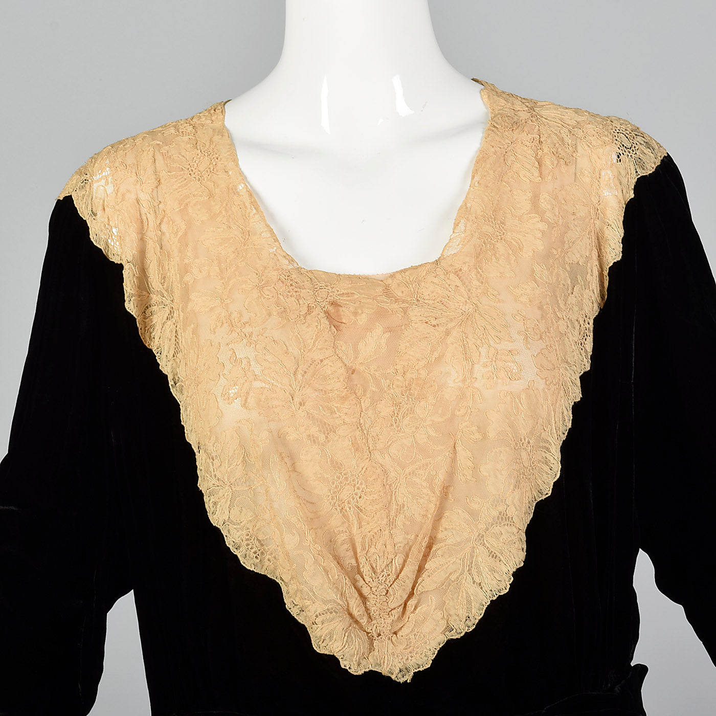 1920s Black Silk Velvet Dress with Lace Collar and Cuffs