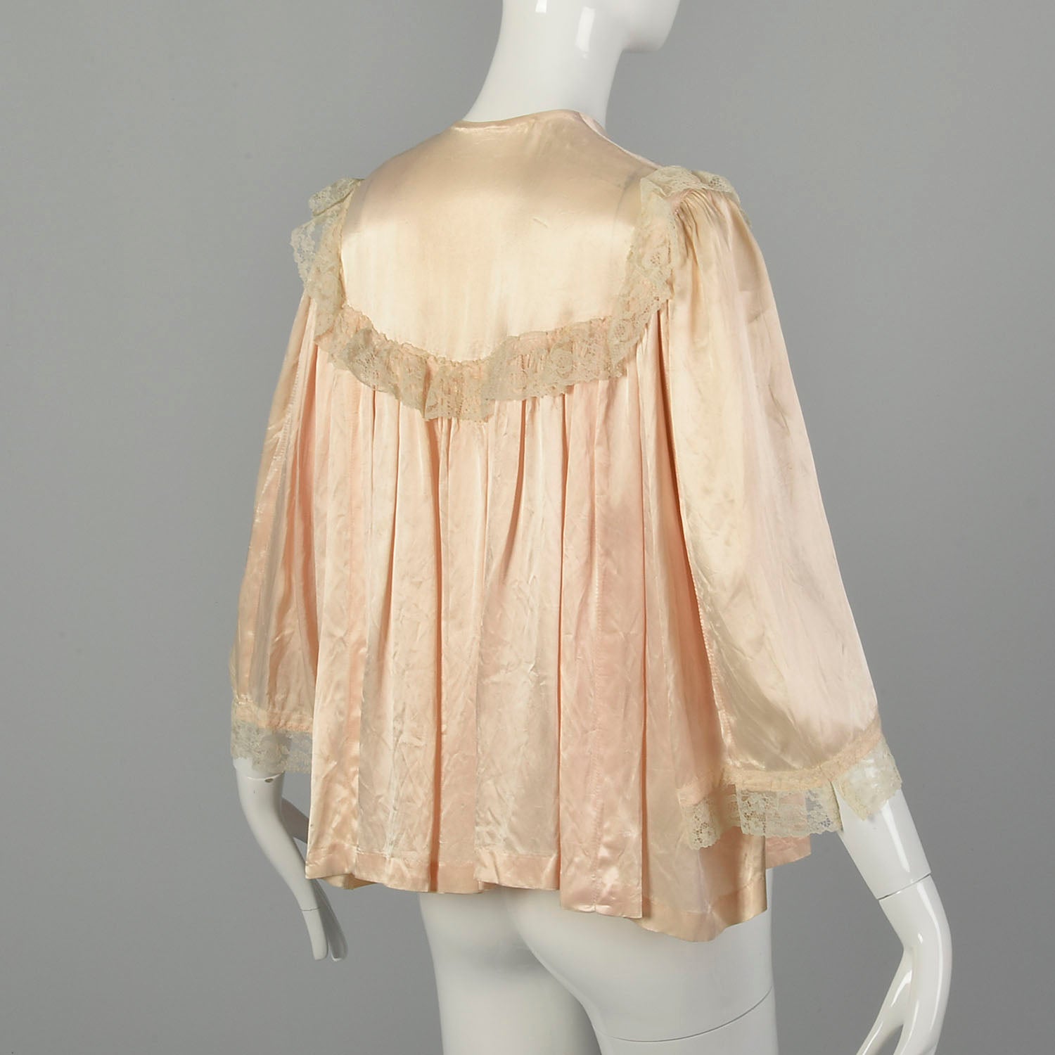 Medium 1950s Bed Jacket Pink Silk Glamorous Boudoir Swing Robe Lingerie