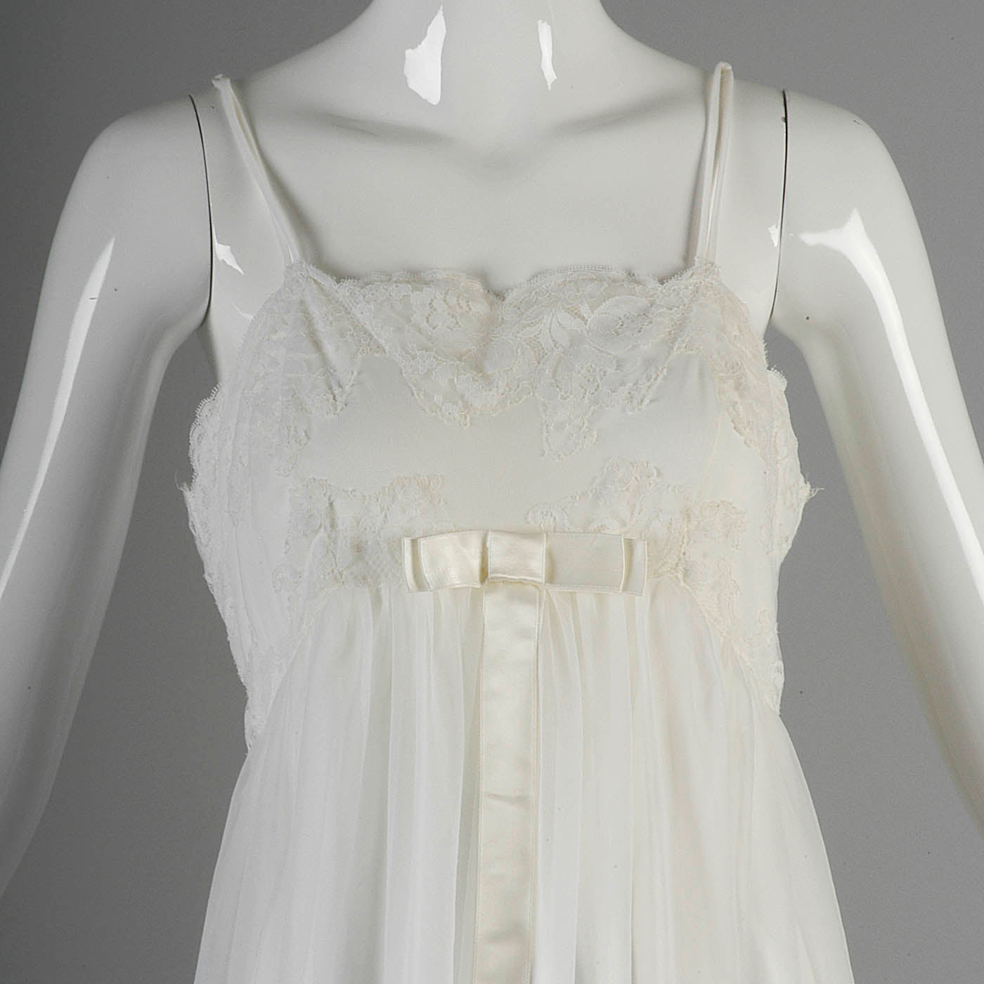 1960s White Nightgown and Peignoir Set