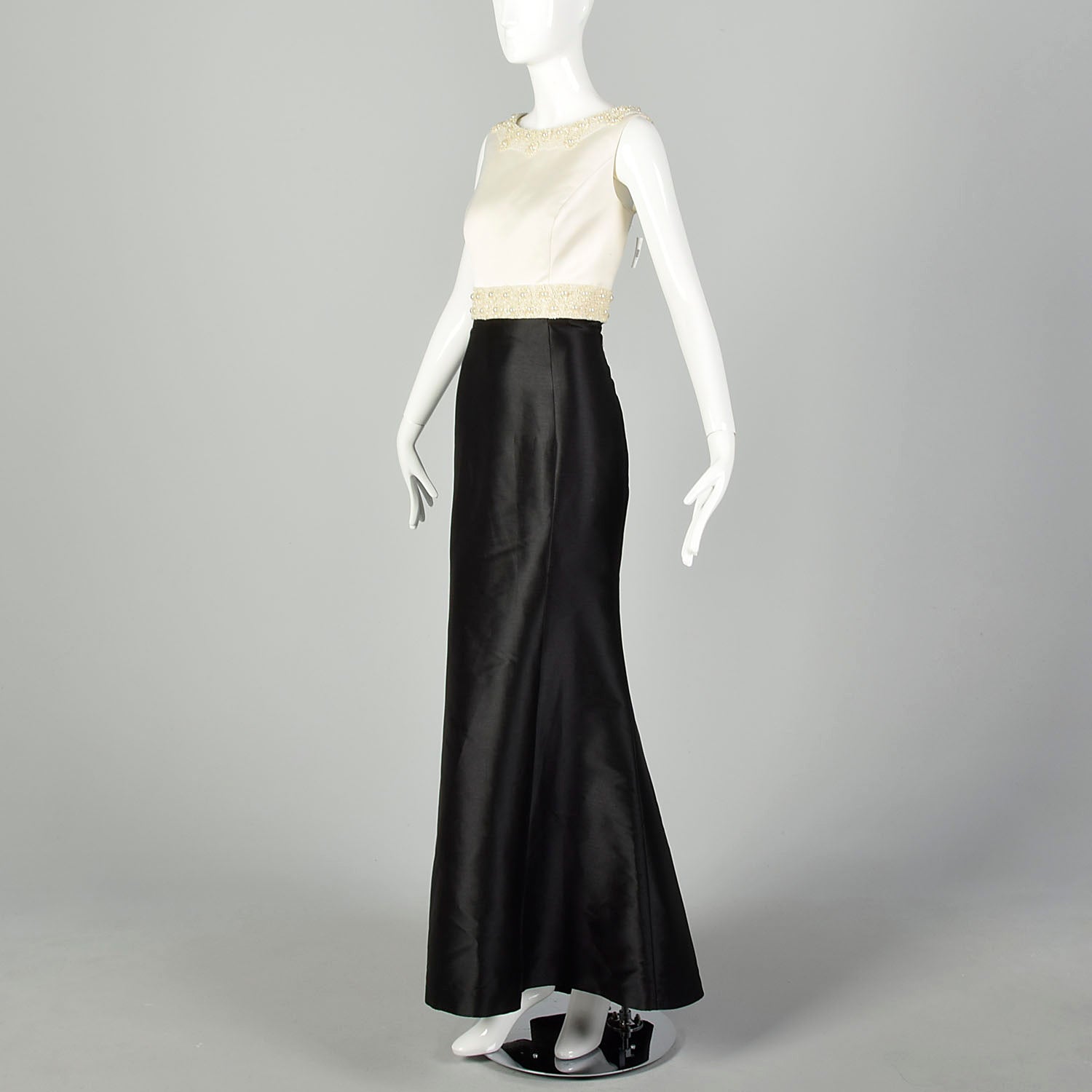 XL Two Tone Evening Dress Sleeveless Black White Formal Gown