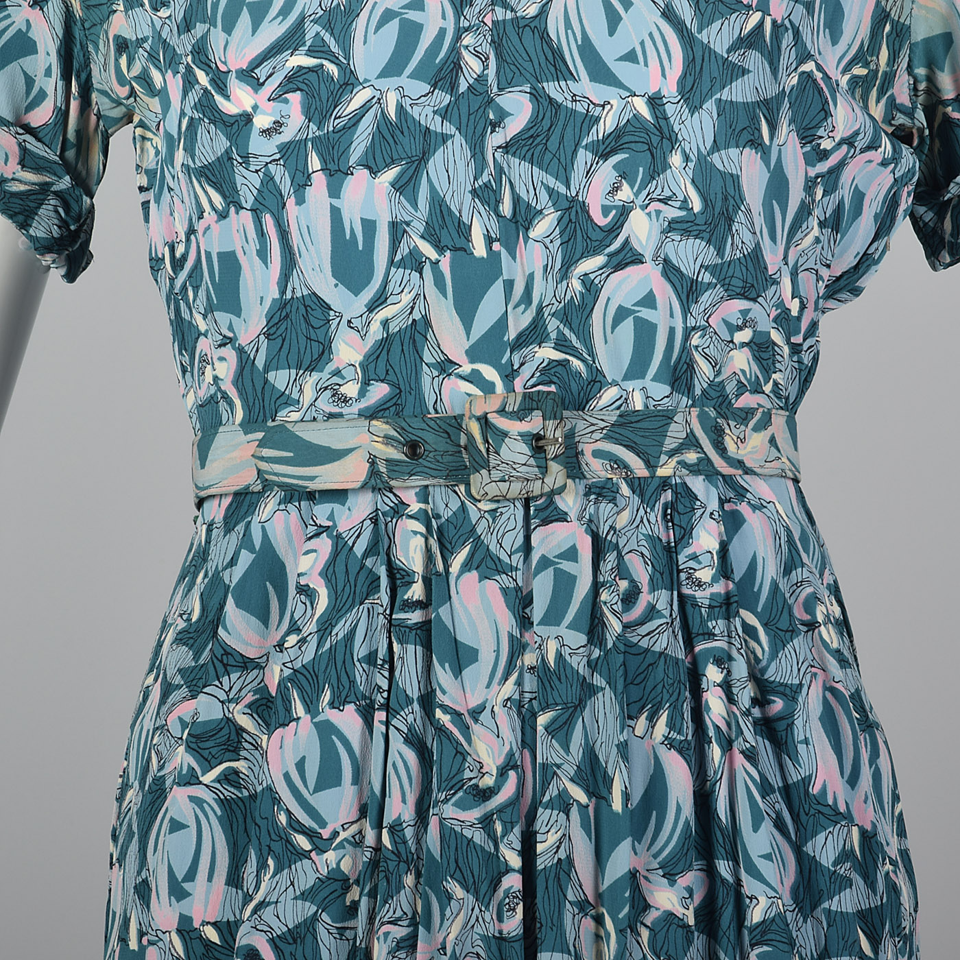 1940s Rayon Dress in Novelty Dancing Ladies Print