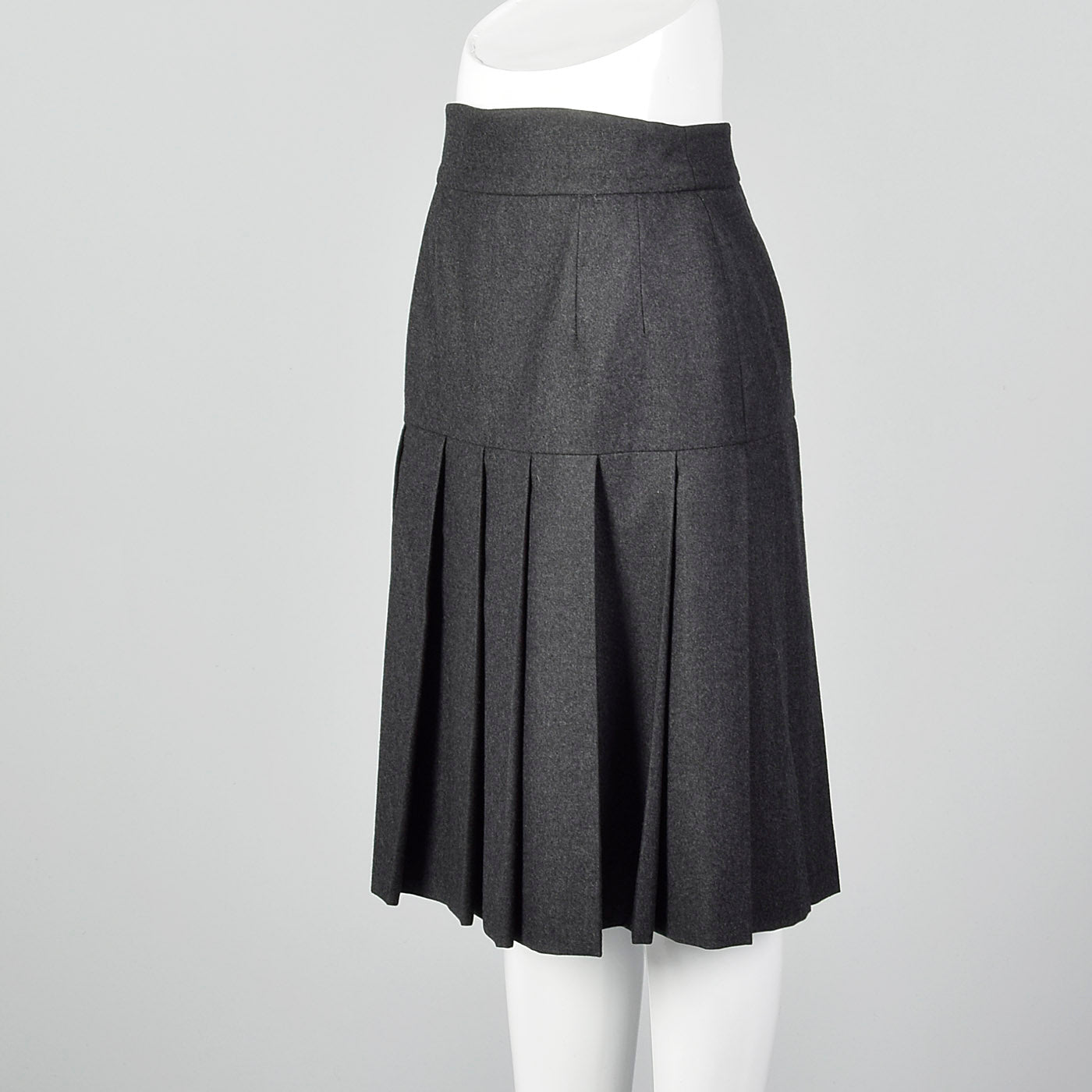 Small Chanel Boutique 1990s Gray Wool Pleated Skirt