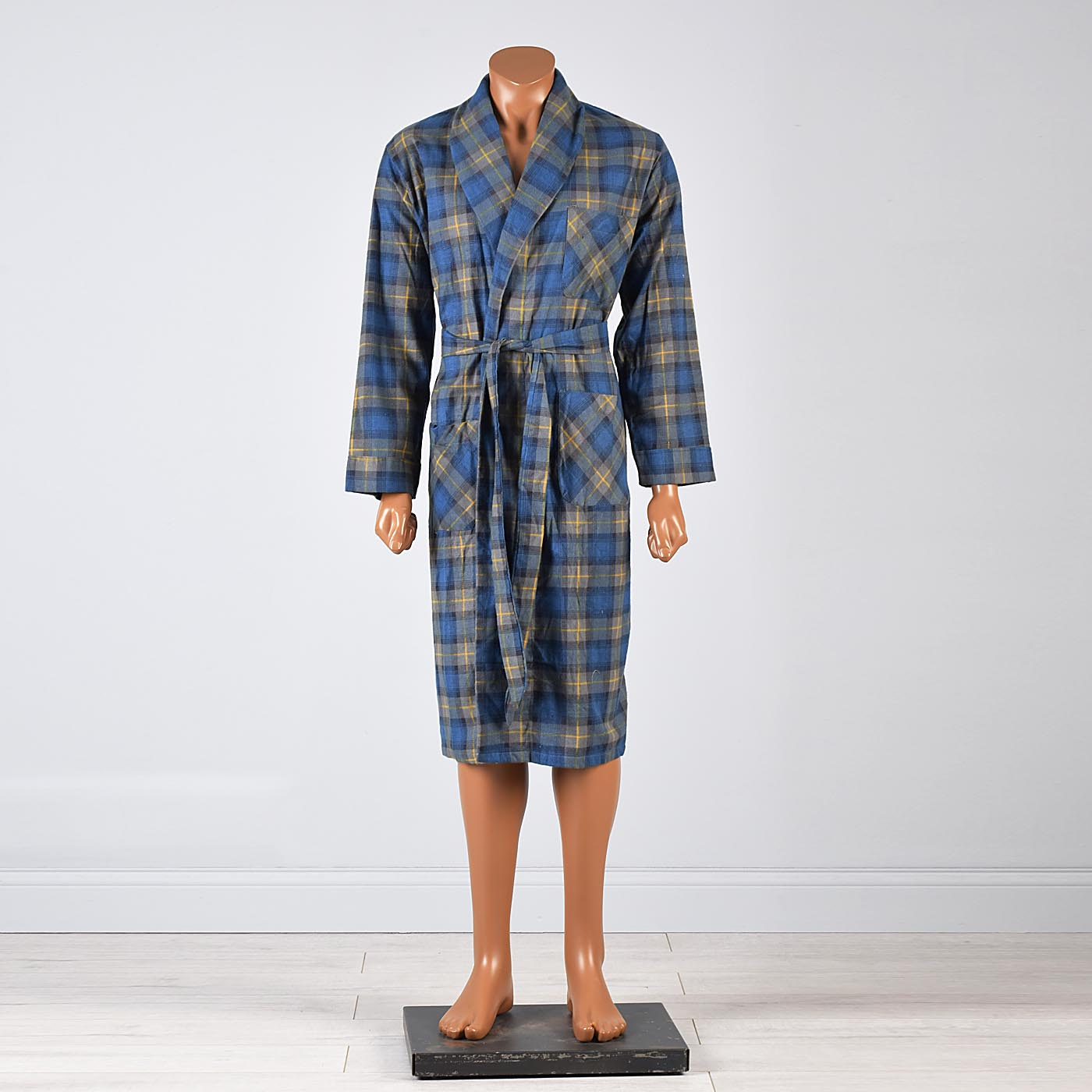 1960s Mens Deadstock Flannel Robe in Blue and Green Plaid