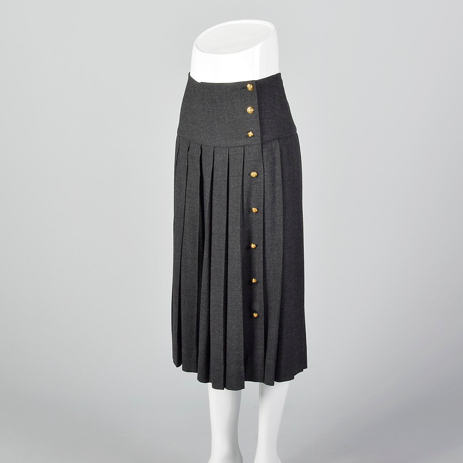 Small Chanel Boutique 1990s Gray Pleated Skirt