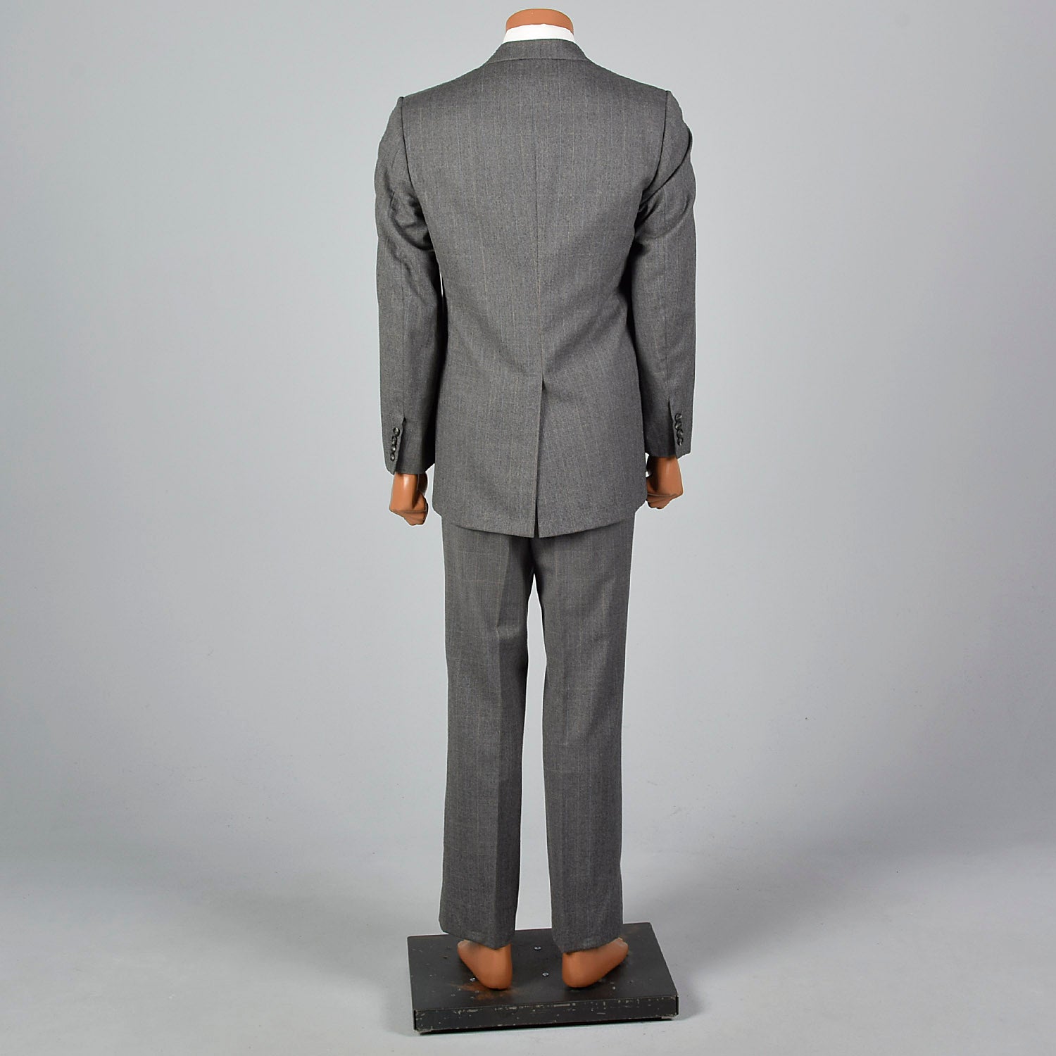 Medium 1970s Gray Windowpane Plaid Suit