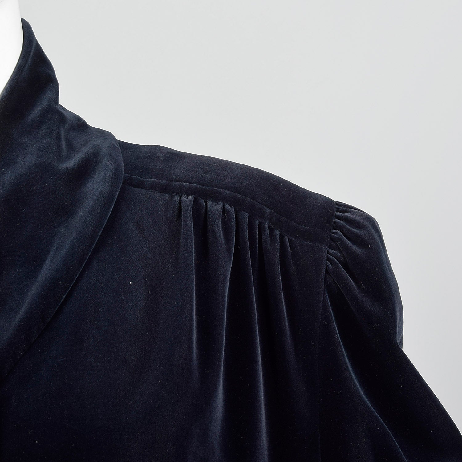 XL Escada 1980s Navy Blue Velvet Parka Coat