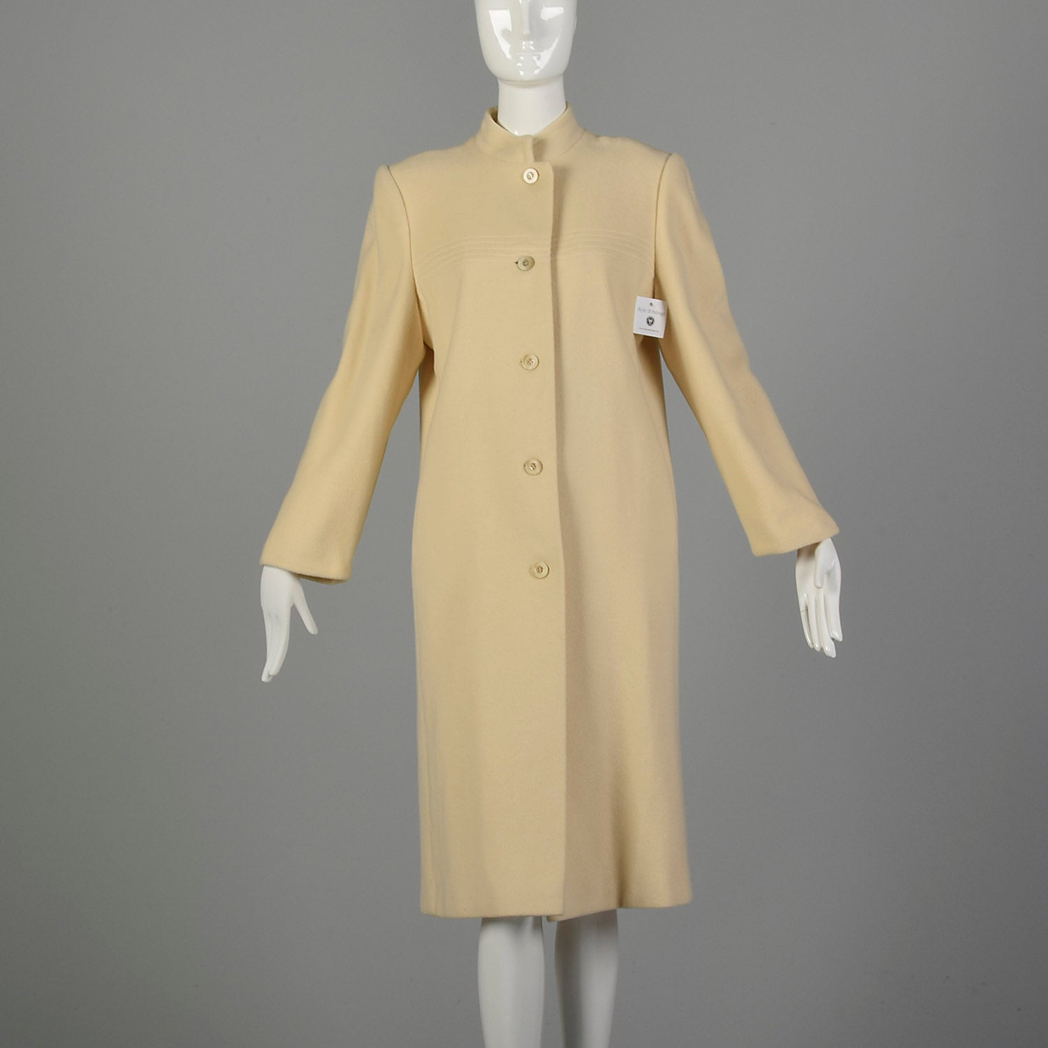 Medium 1970s Minimalist Cashmere Coat Cream Autumn Outerwear with Mandarin Collar