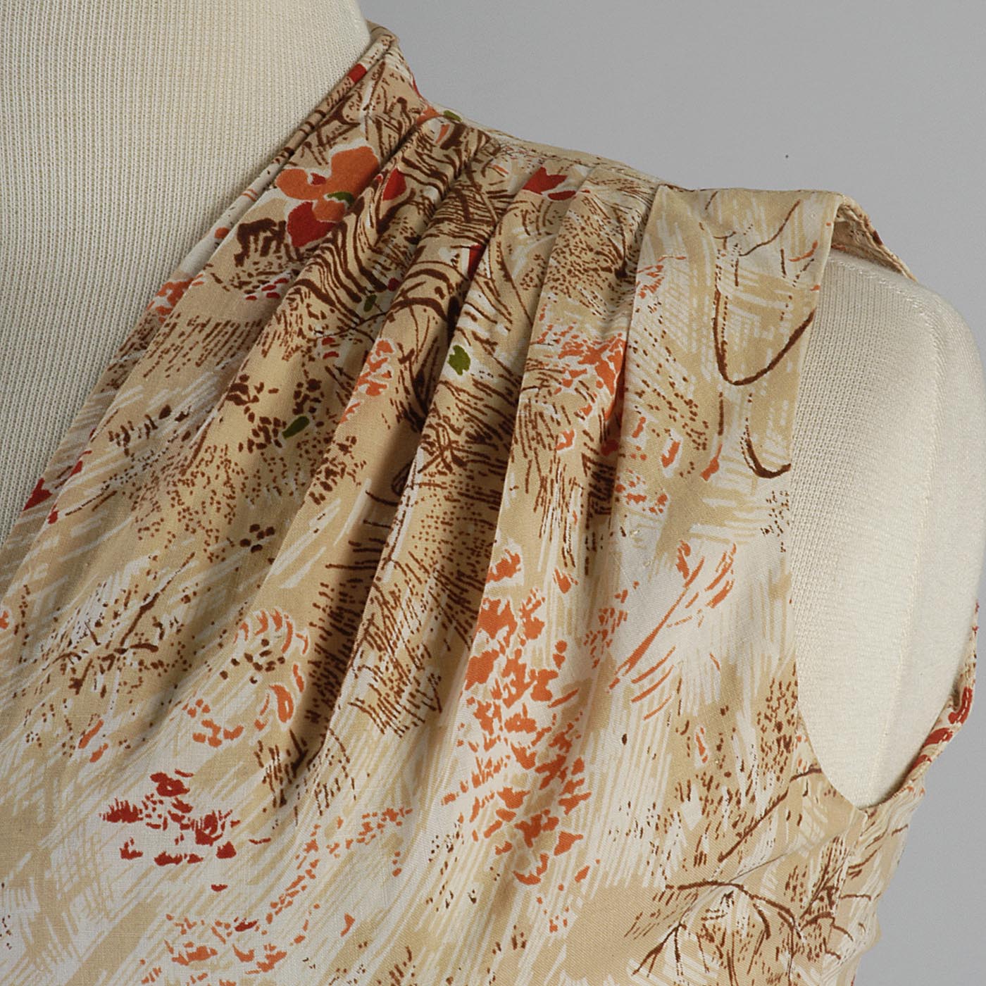 1950s Cotton Day Dress with V-Neck and Pleated Shoulders