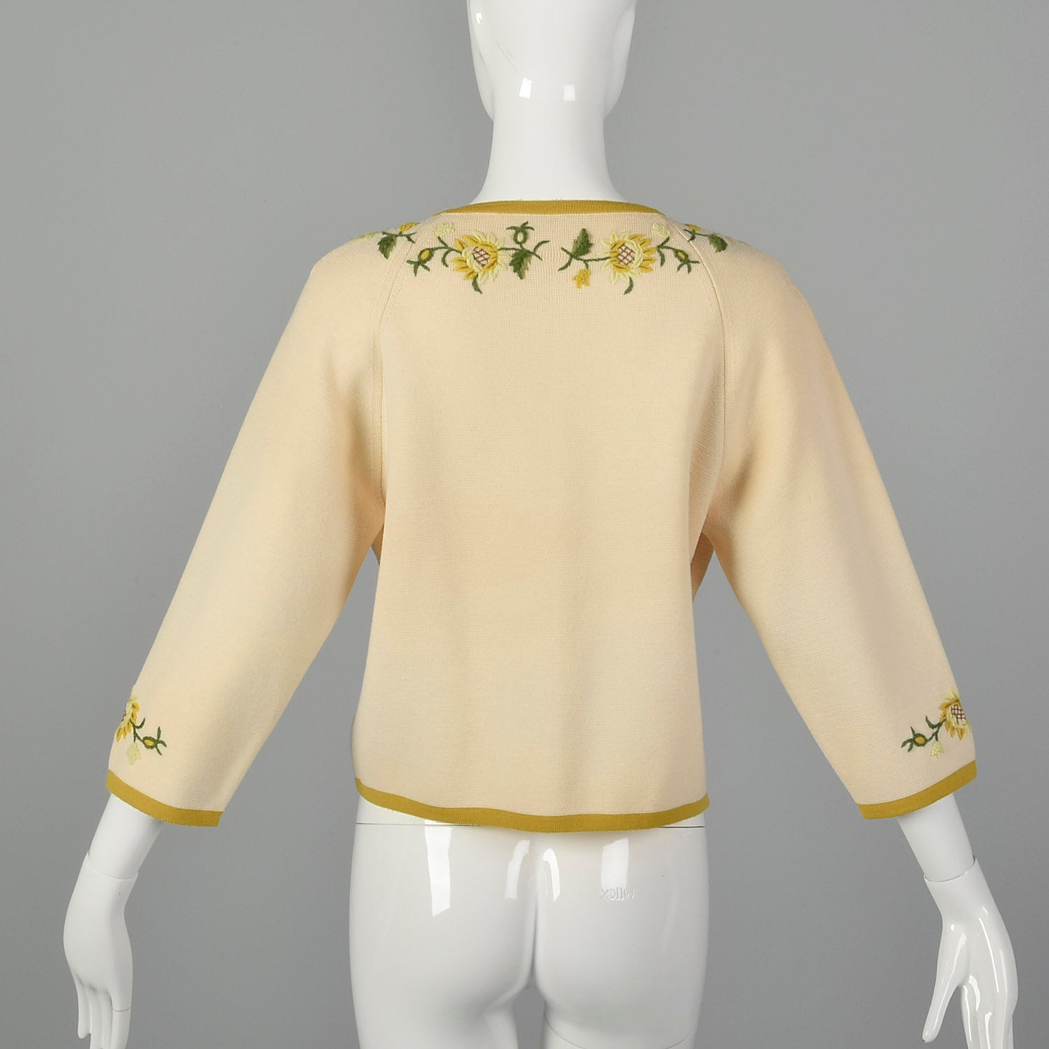 Medium 1960s Floral Embroidered Cardigan