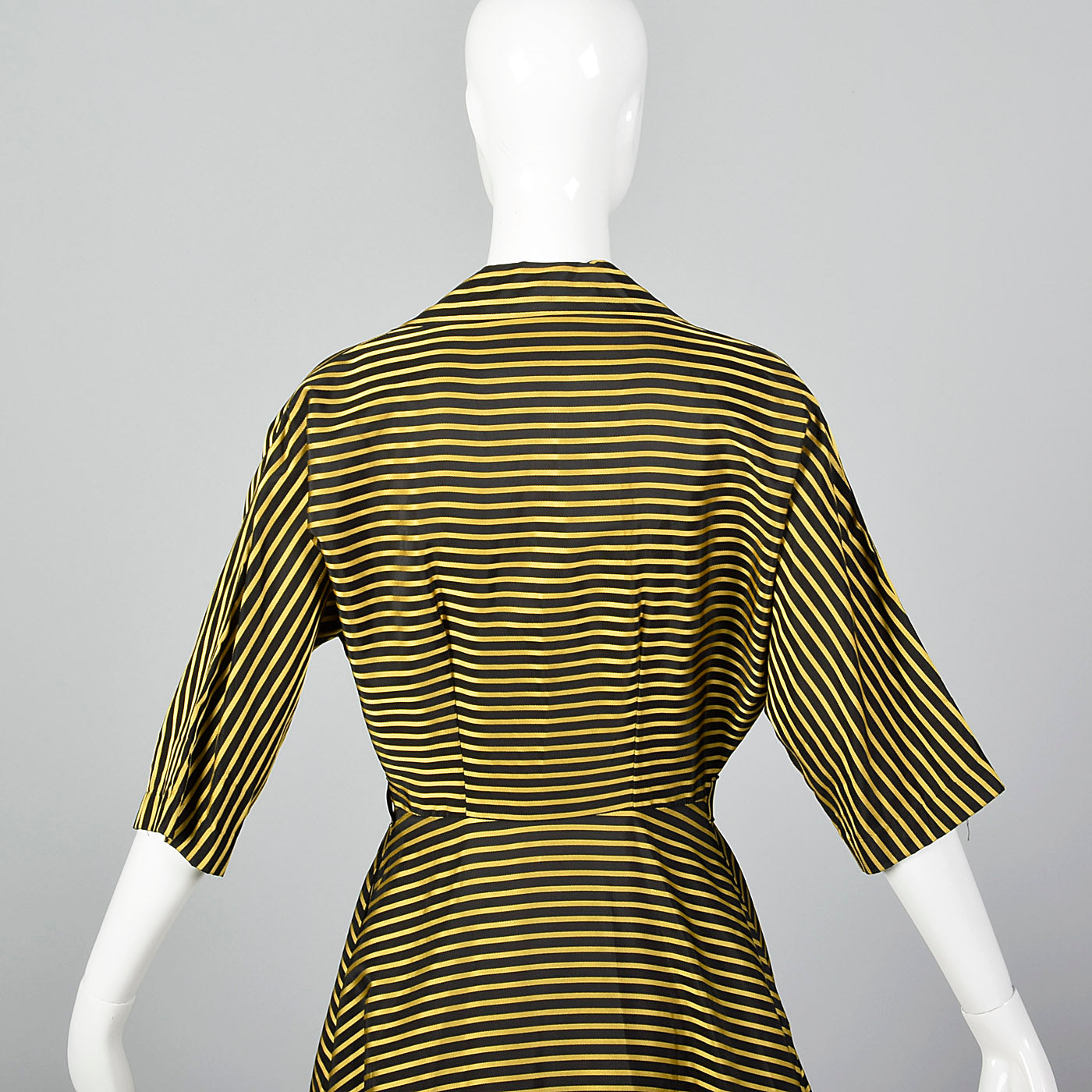 1950s Yellow and Black Striped Dressing Gown