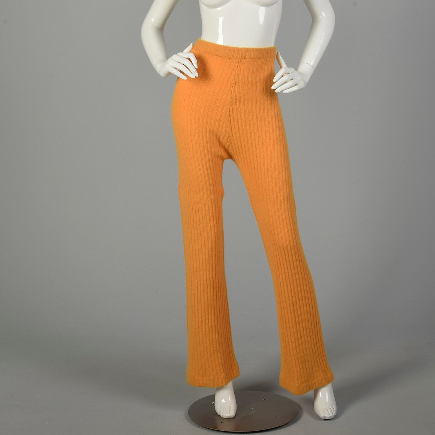 Medium 1970s 2pc Set Cozy Ribbed Knit Pants Angora Sweater Dress Autumn