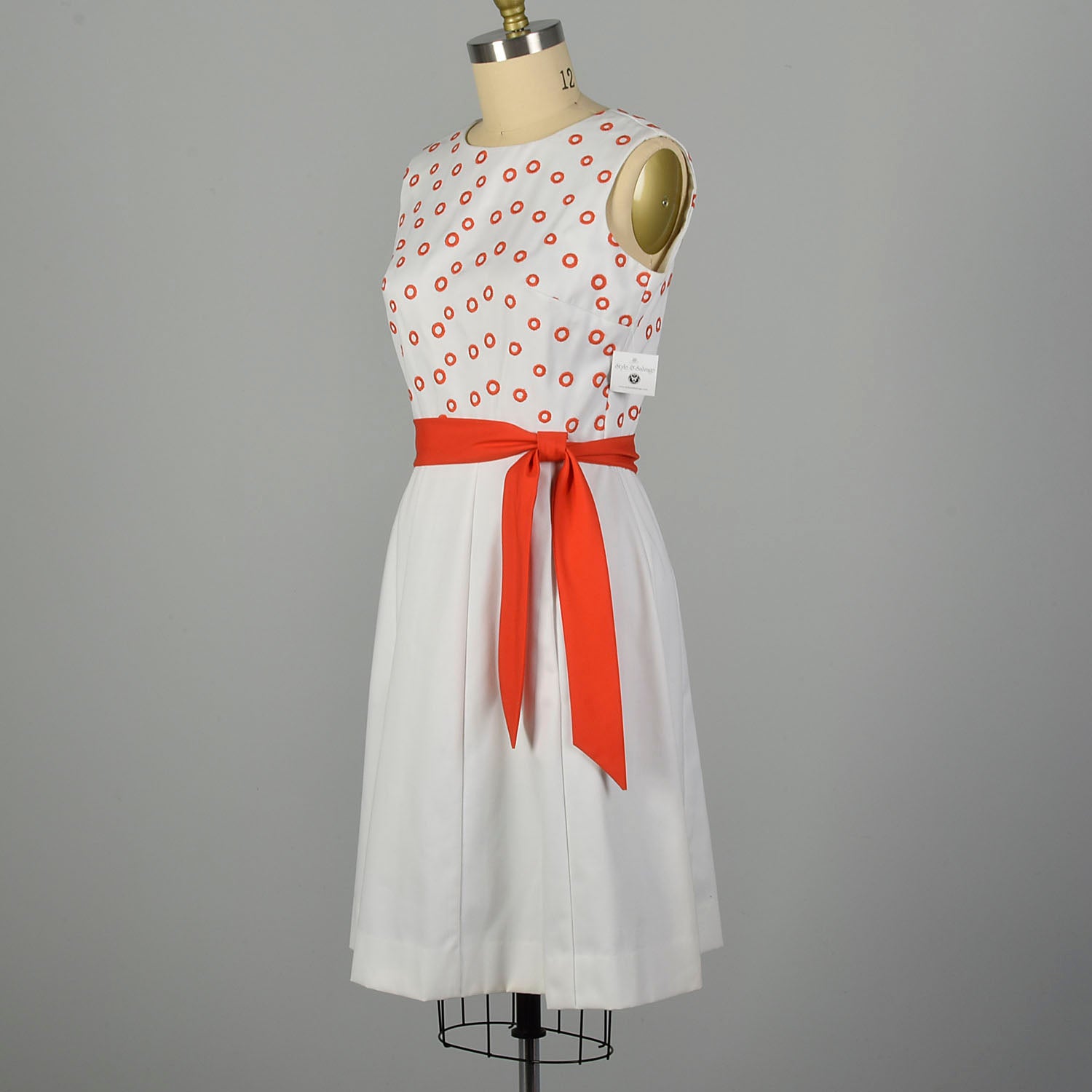 XL 1960s Pat Premo Dress White with Orange Embroidery and Bow