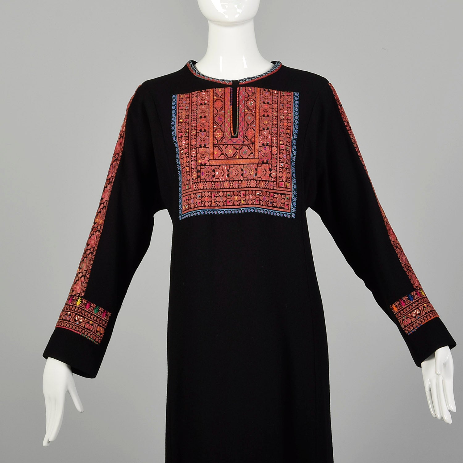 XL 1970s Neiman Marcus Black Dress Wool Embroidered Kaftan Style & Salvage XL 1970s Neiman Marcus Black Dress Wool Embroidered Kaftan Style & Salvage