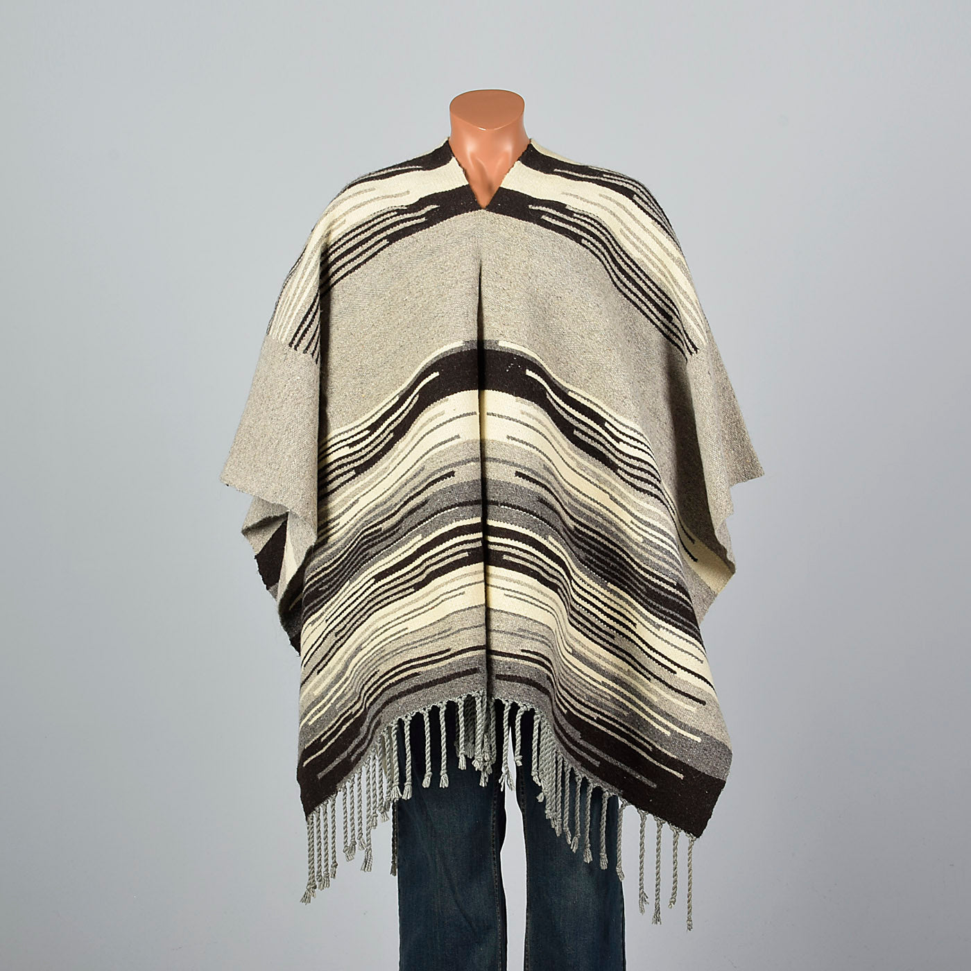 1970s Mens Mexican Wool Blanket Poncho