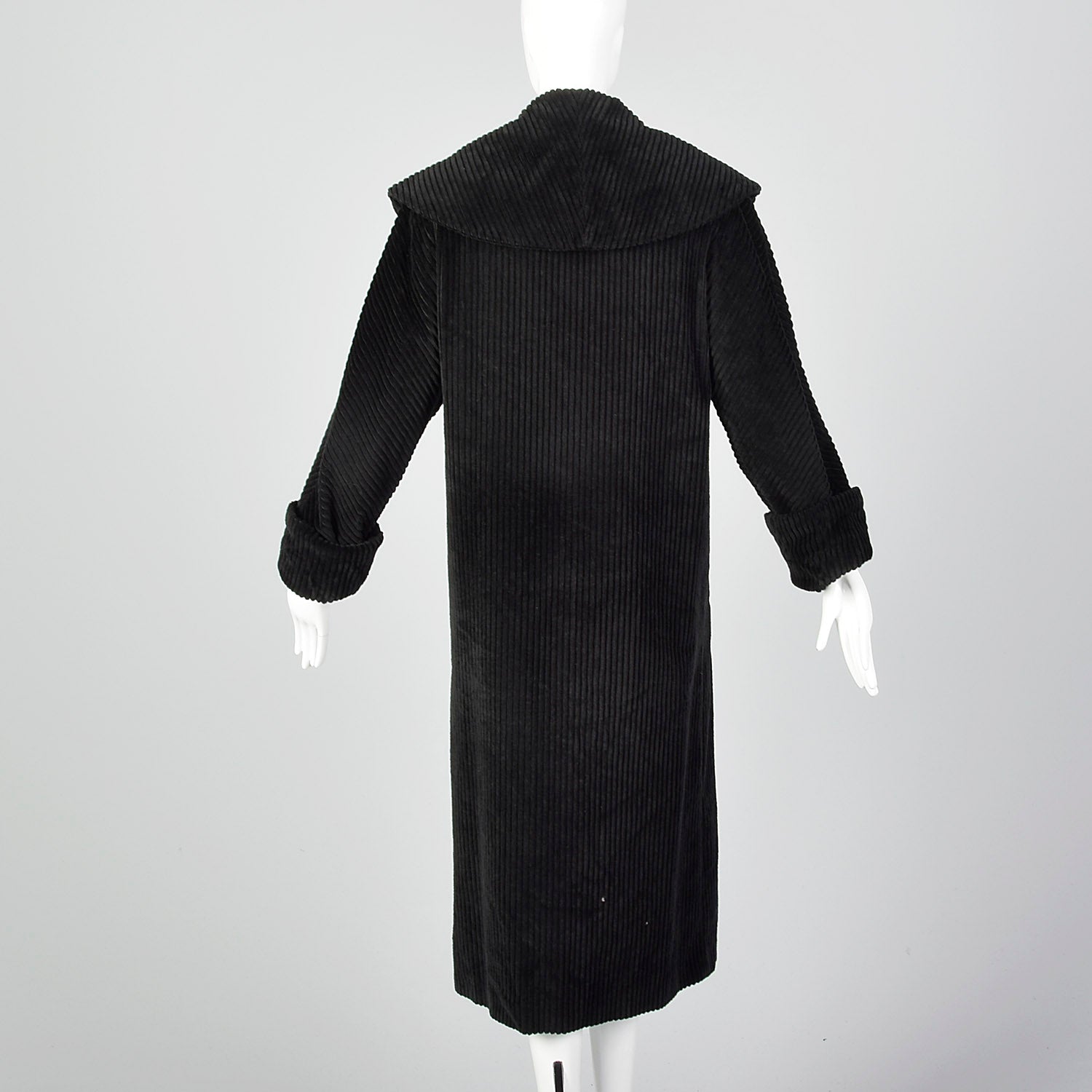 Medium Bill Blass 1980s Black Corduroy Coat