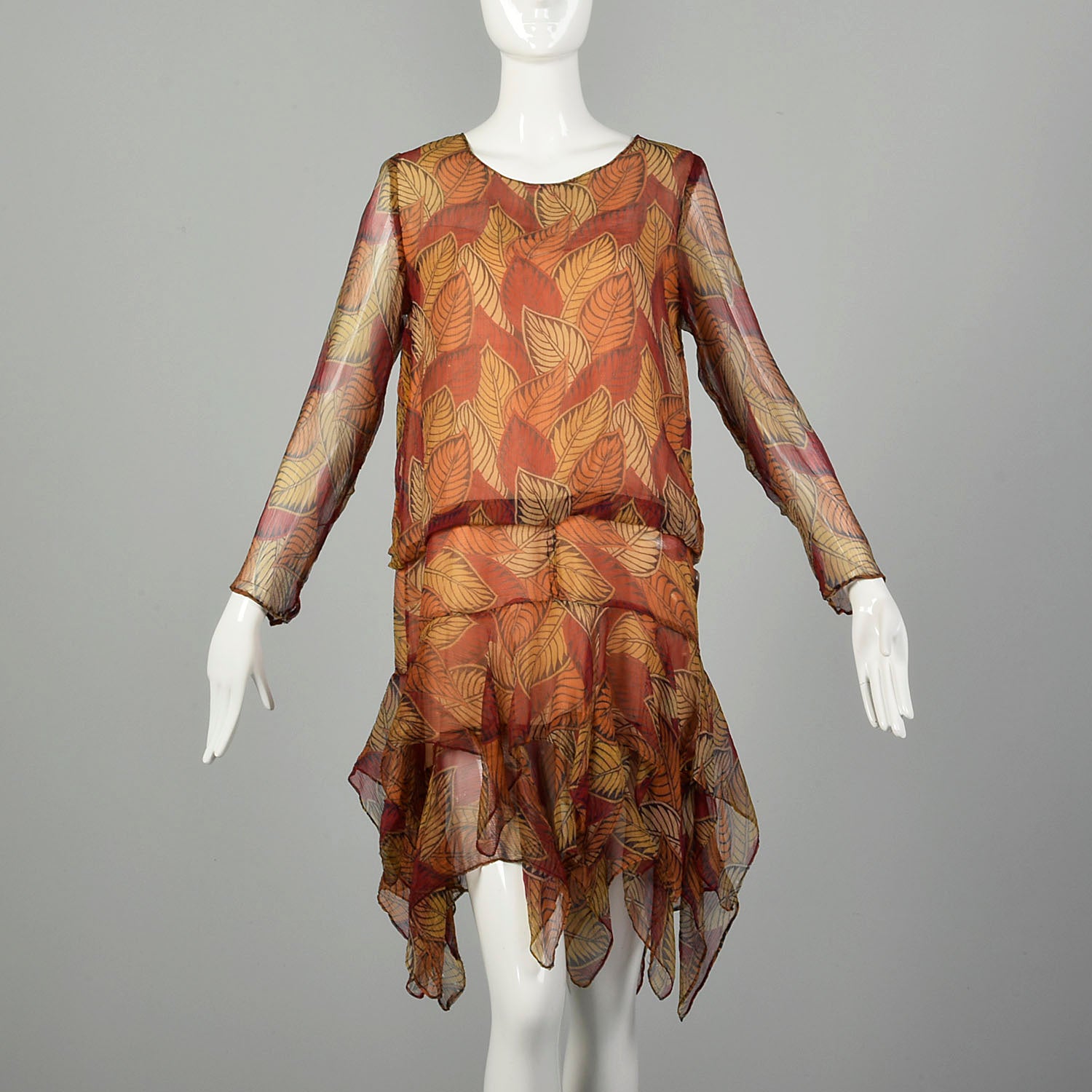Small 1920s Silk Crepe Print Dress Novelty Leaf Print Flowy Handkerchi Style & Salvage Small 1920s Silk Crepe Print Dress Novelty Leaf Print Flowy Handkerchi Style & Salvage