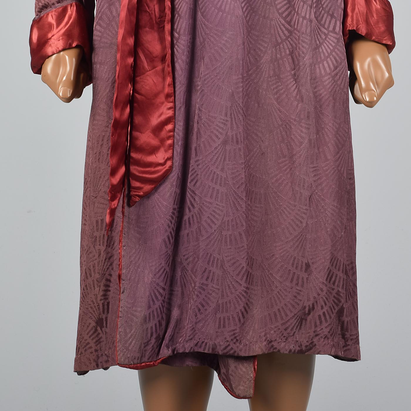 1940s Mens Rayon Robe with Art Deco Pattern