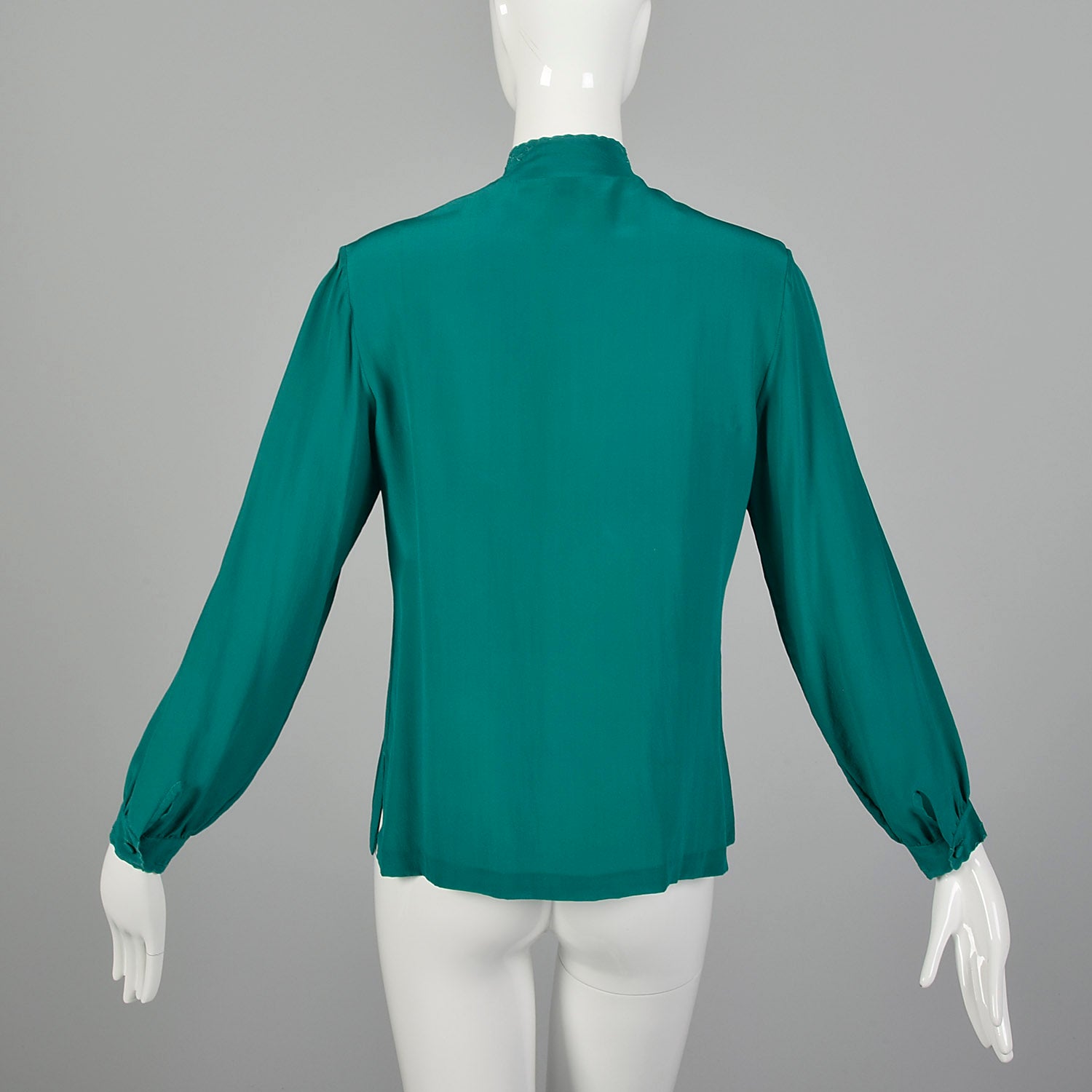 Medium 1960s Kelly Green Silk Blouse