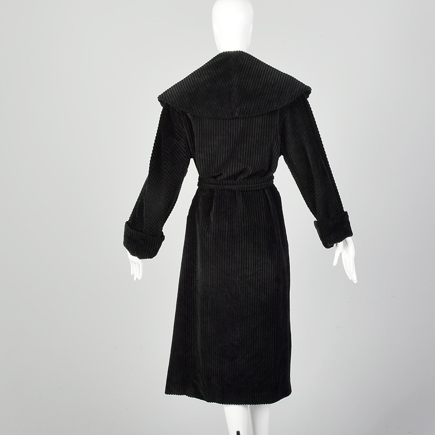 Medium Bill Blass 1980s Black Corduroy Coat