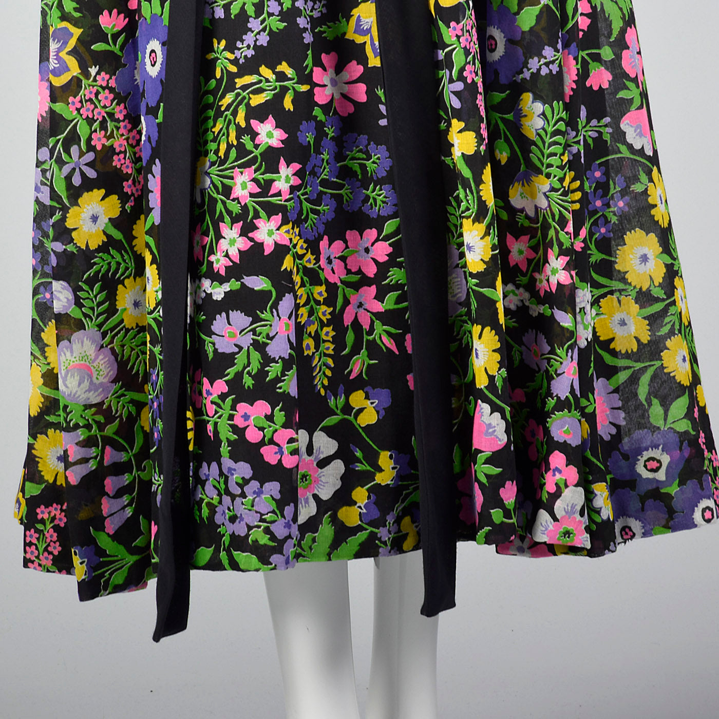 1970s Black Floral Maxi Dress