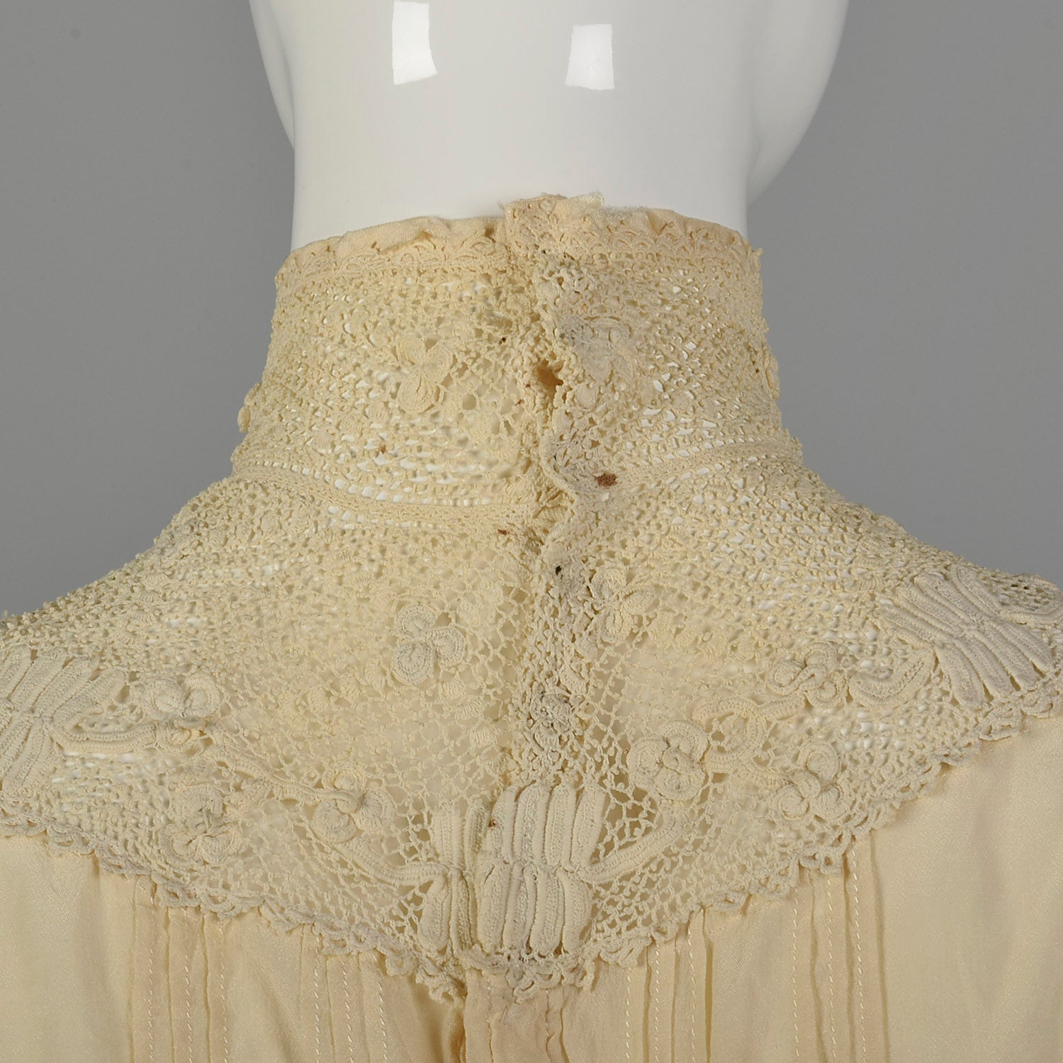 XXS 1910s Ivory Silk Shirtwaist Blouse