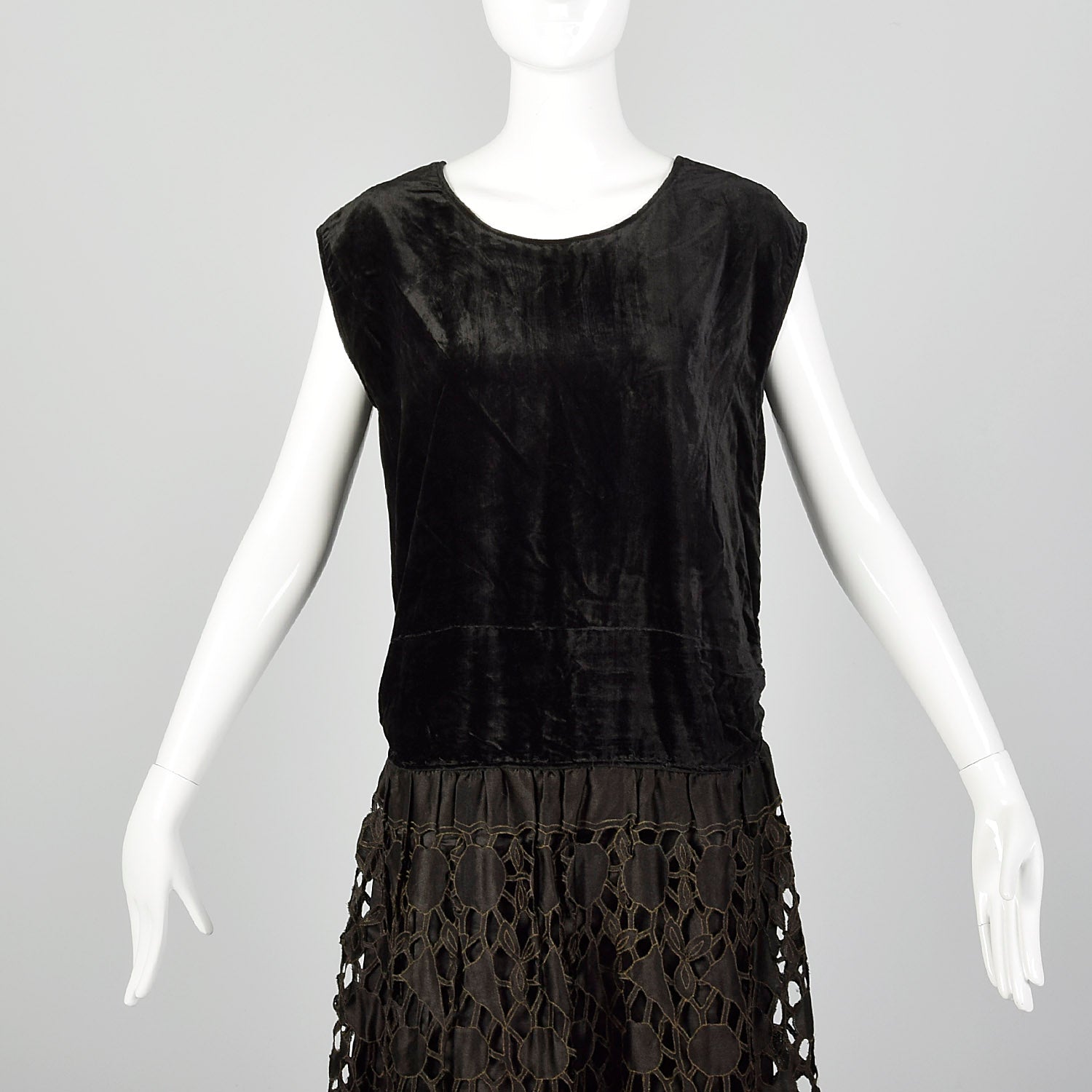 Medium 1920s Black Drop Waist Dress Style & Salvage Medium 1920s Black Drop Waist Dress Style & Salvage