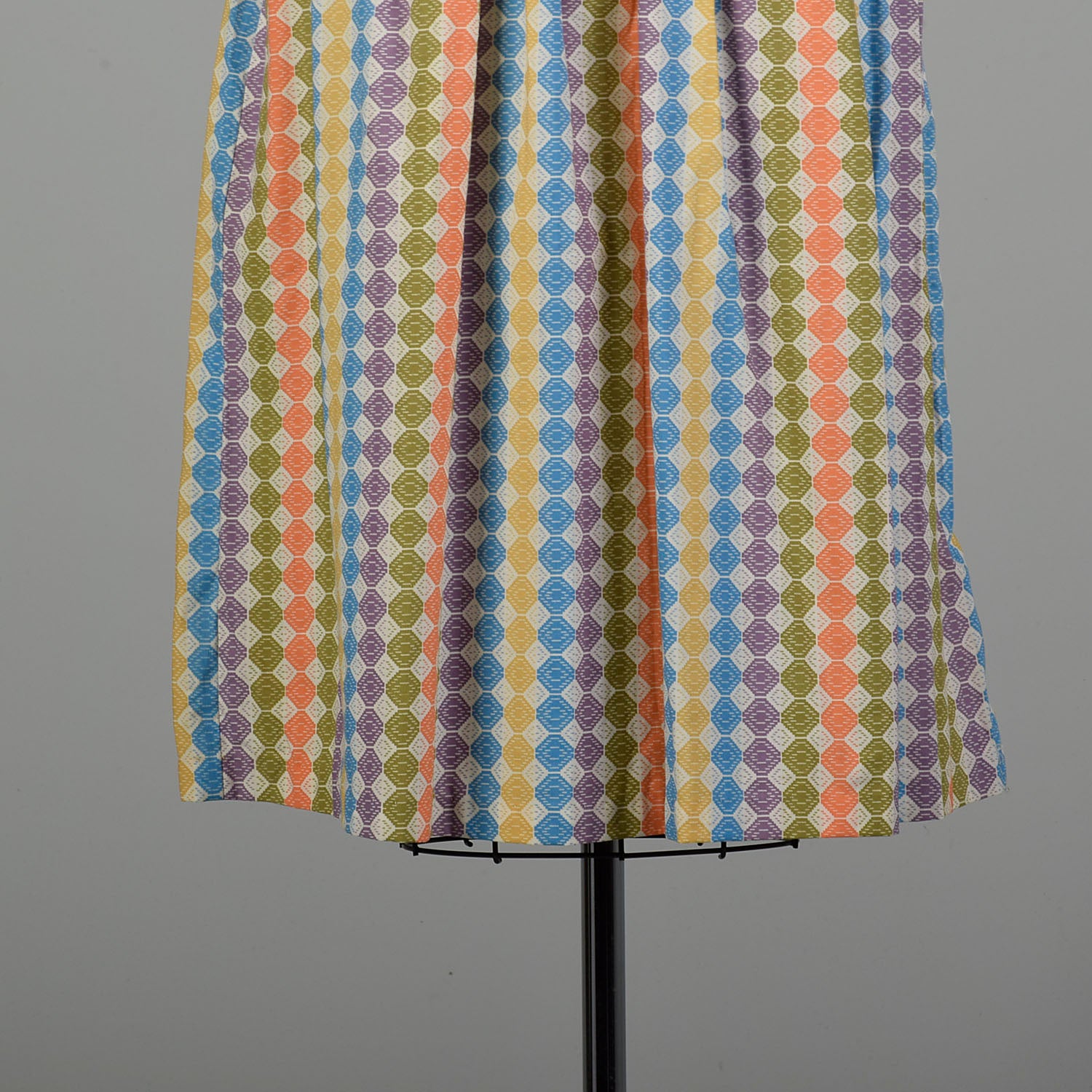 Large 1950s Cotton Day Dress with Colorful Print Shirtwaist