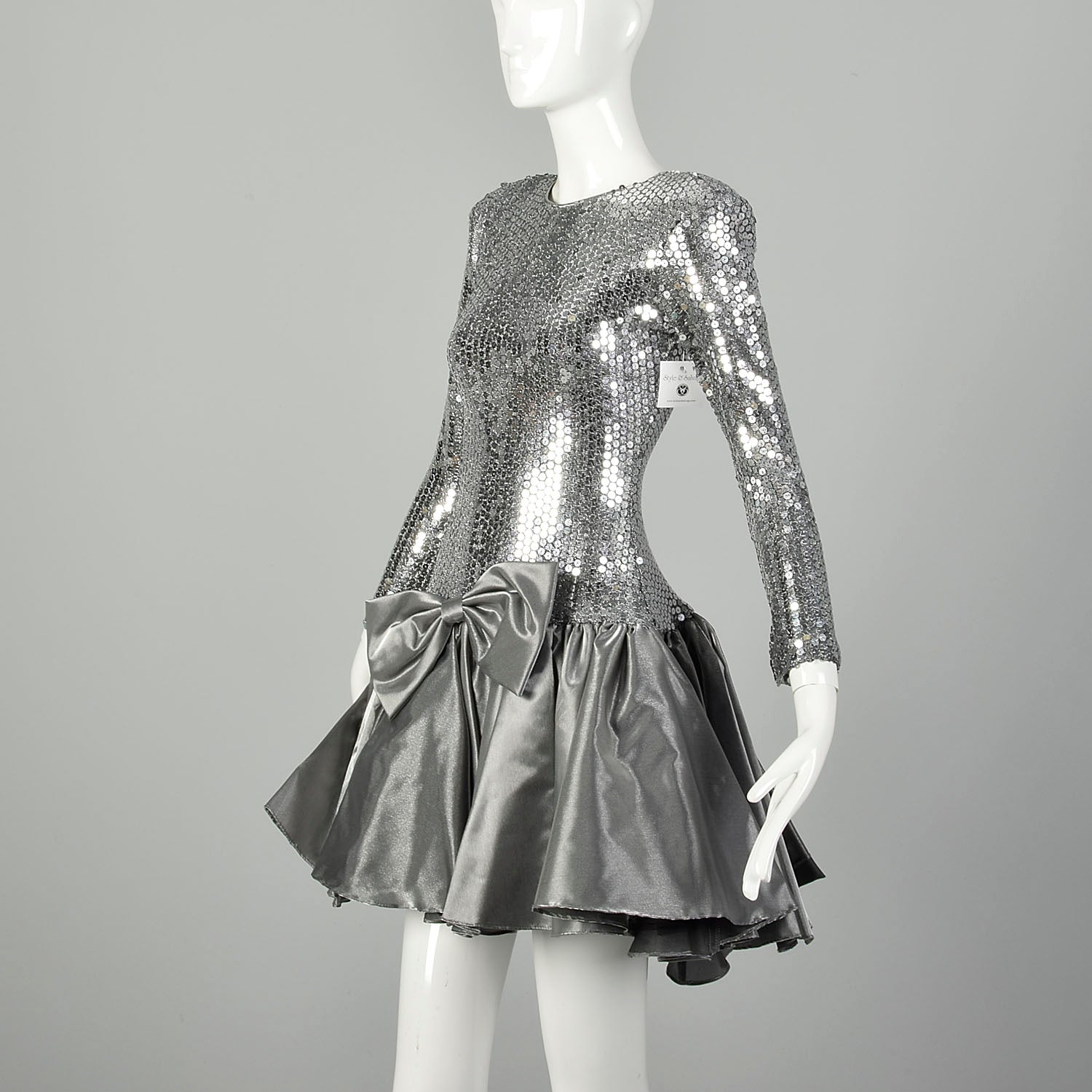 XS 1980s Silver Sequin Party Dress Bow Drop Waist Long Sleeve Style & Salvage XS 1980s Silver Sequin Party Dress Bow Drop Waist Long Sleeve Style & Salvage