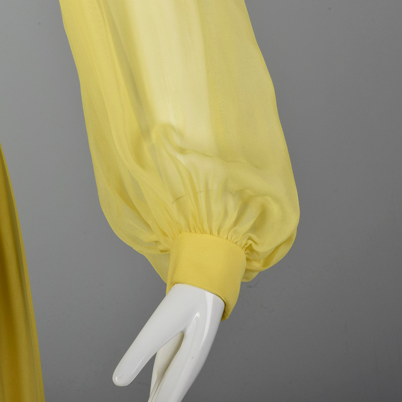 Elegant 1970s Travilla Yellow Silk Chiffon Dress