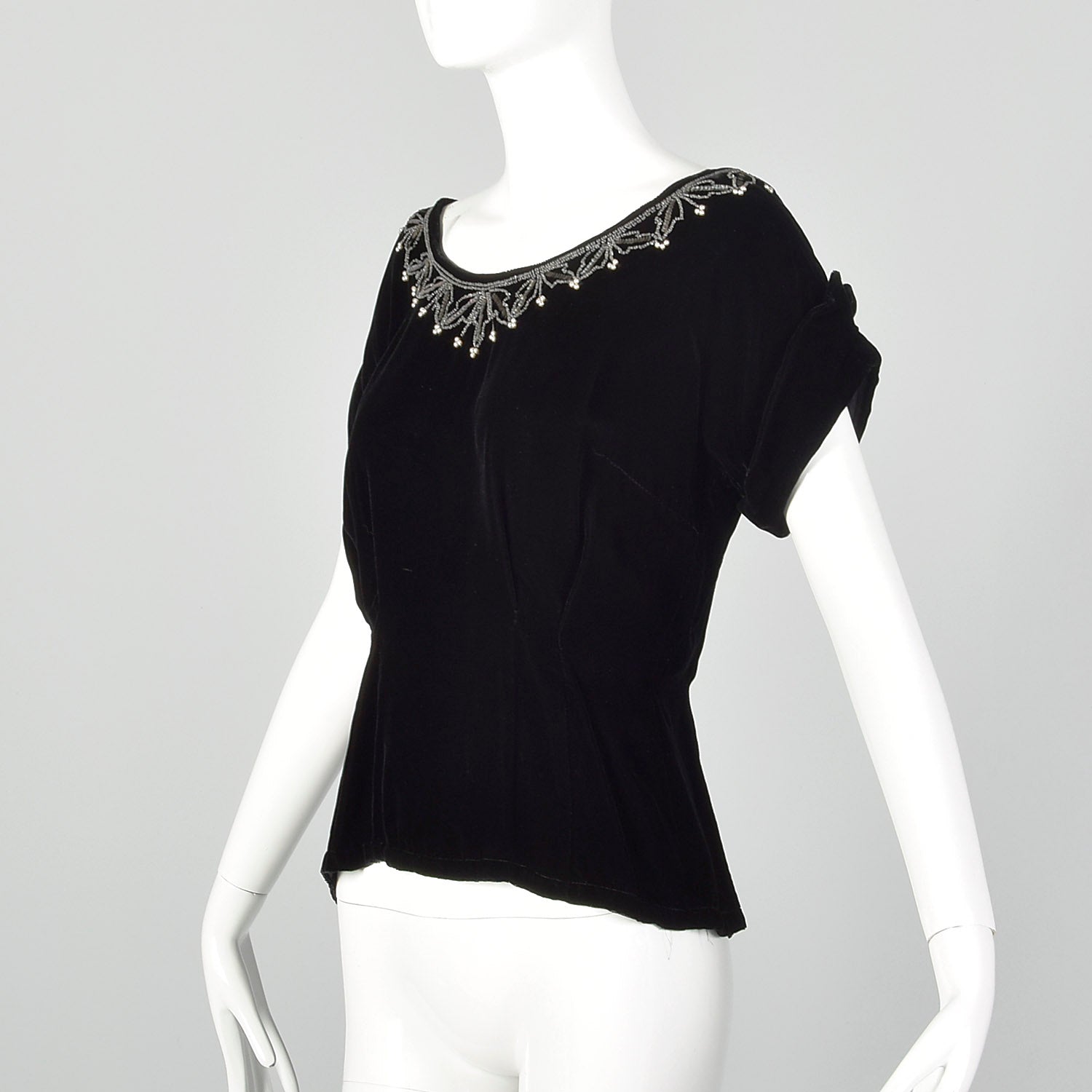 Medium 1950s Beaded Black Velvet Top