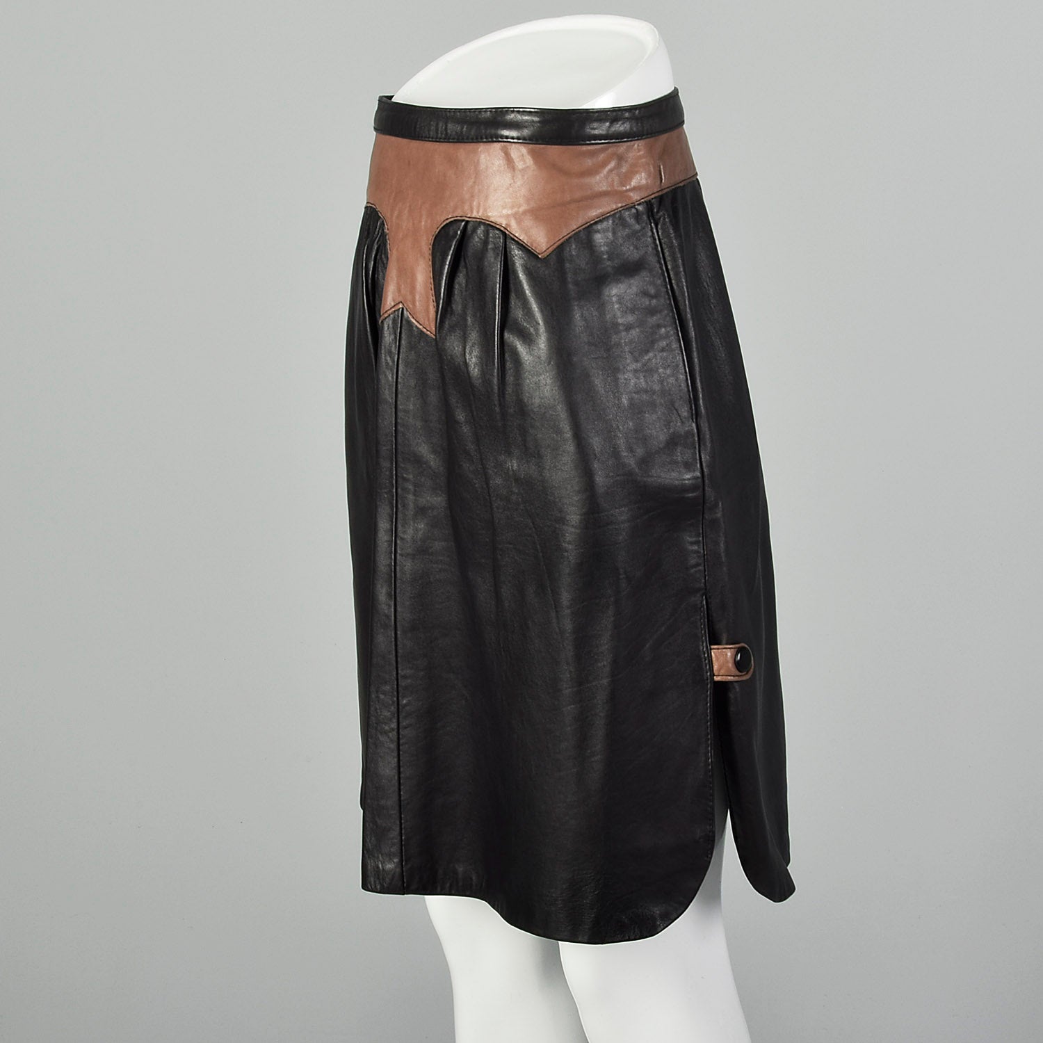 XXS 1990s Black Leather A-Line Skirt