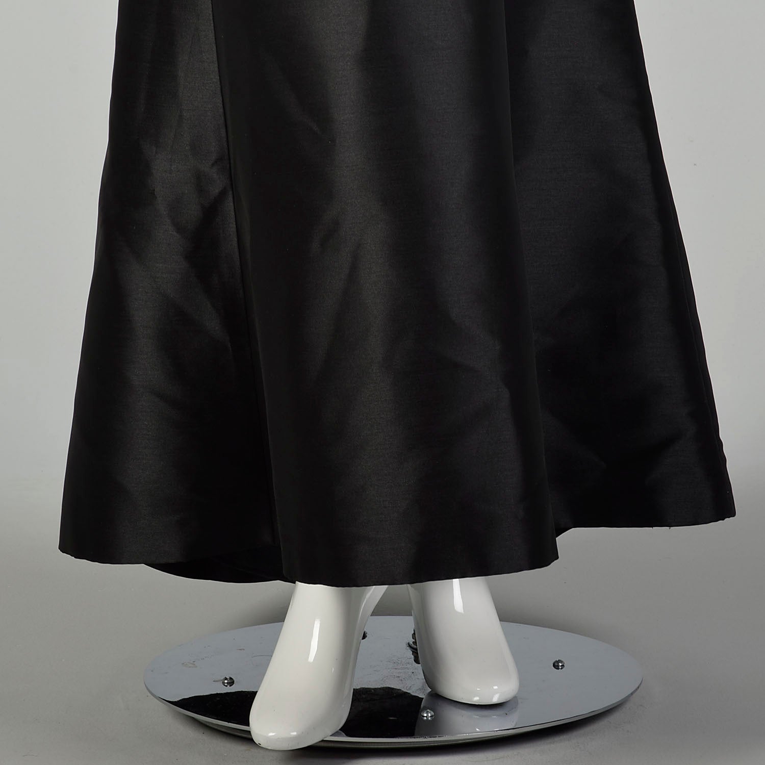 XL Two Tone Evening Dress Sleeveless Black White Formal Gown