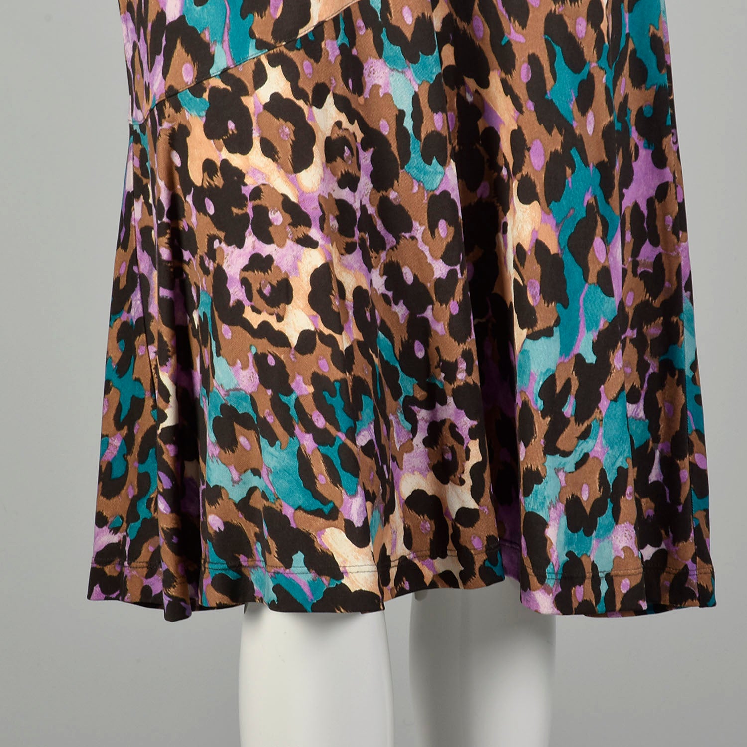 Medium Diane Von Furstenberg Animal Print Dress Silk Jersey Cuffed Sleeves