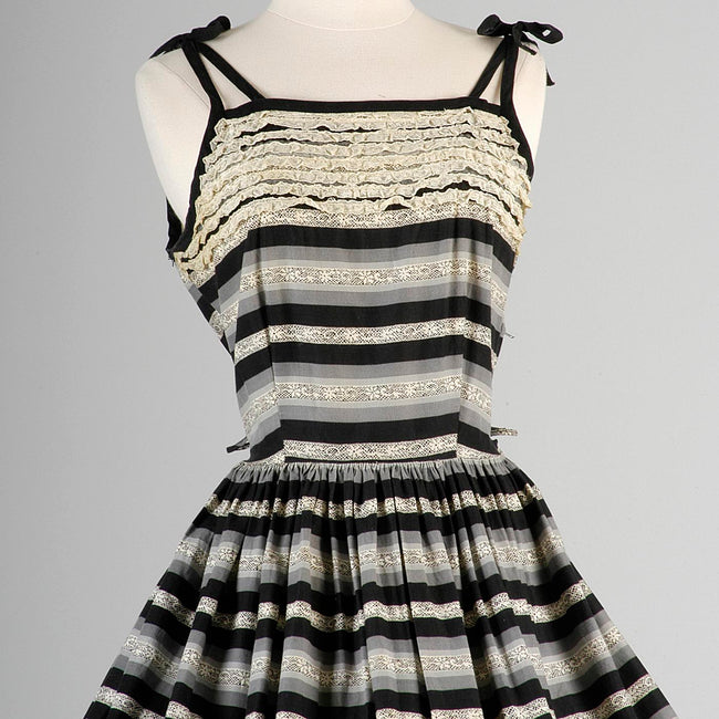 1950s Black and Gray Lace Print Dress